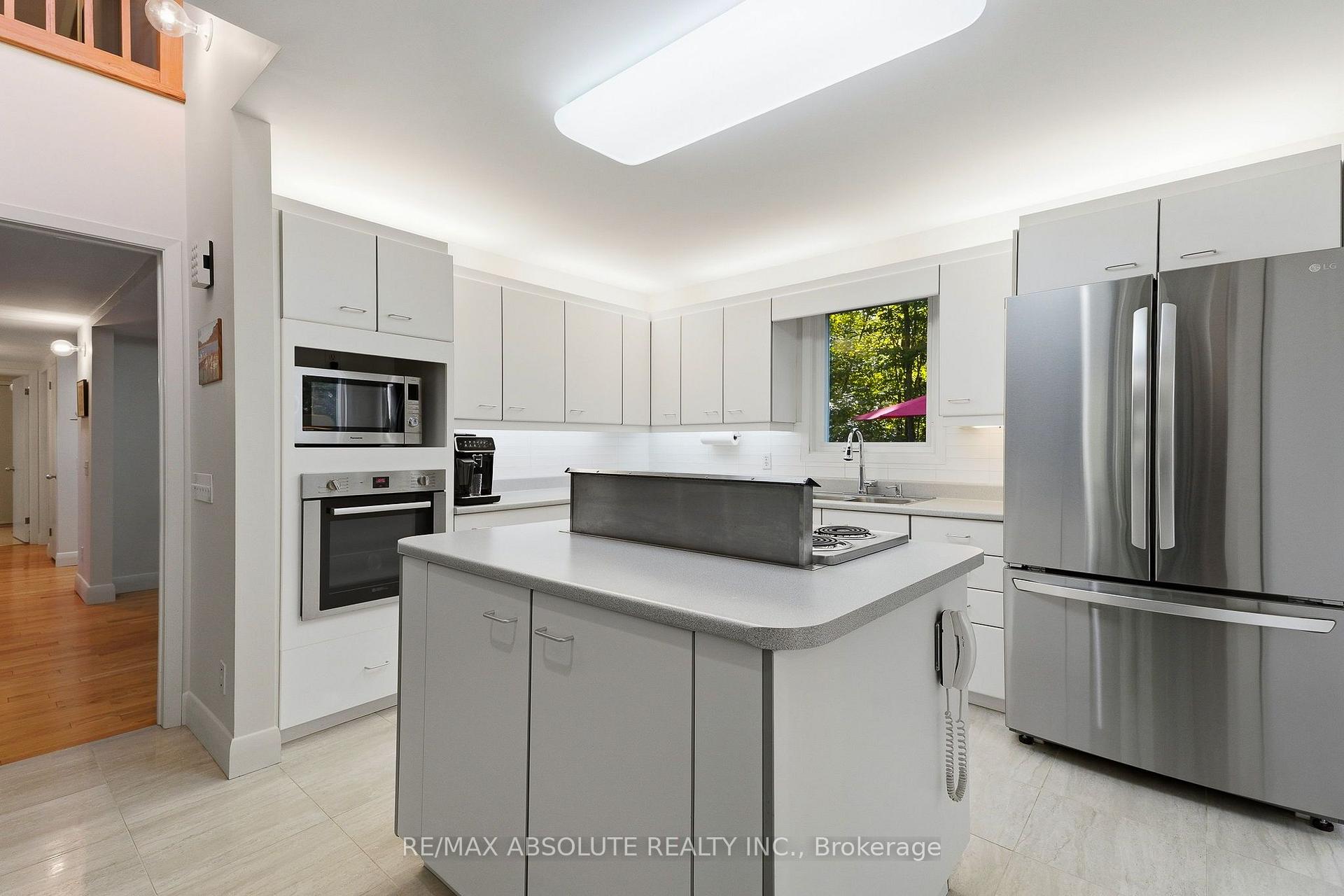 Photo 18 of 1645 Royal Orchard Drive, Ottawa, Cumberland Estates — HOMEH