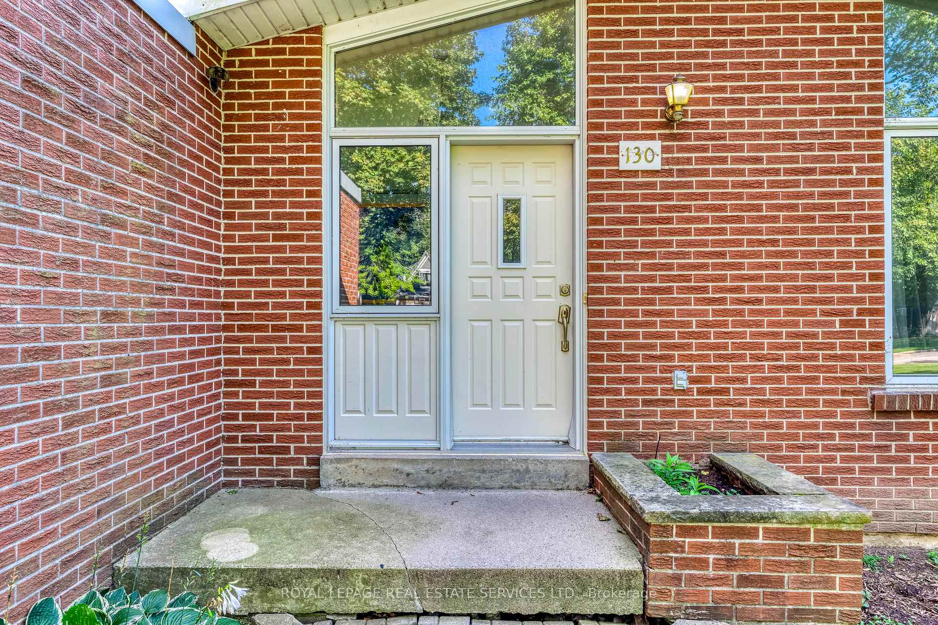 Photo 14 of 130 Solingate Drive, Oakville, Bronte — HOMEH