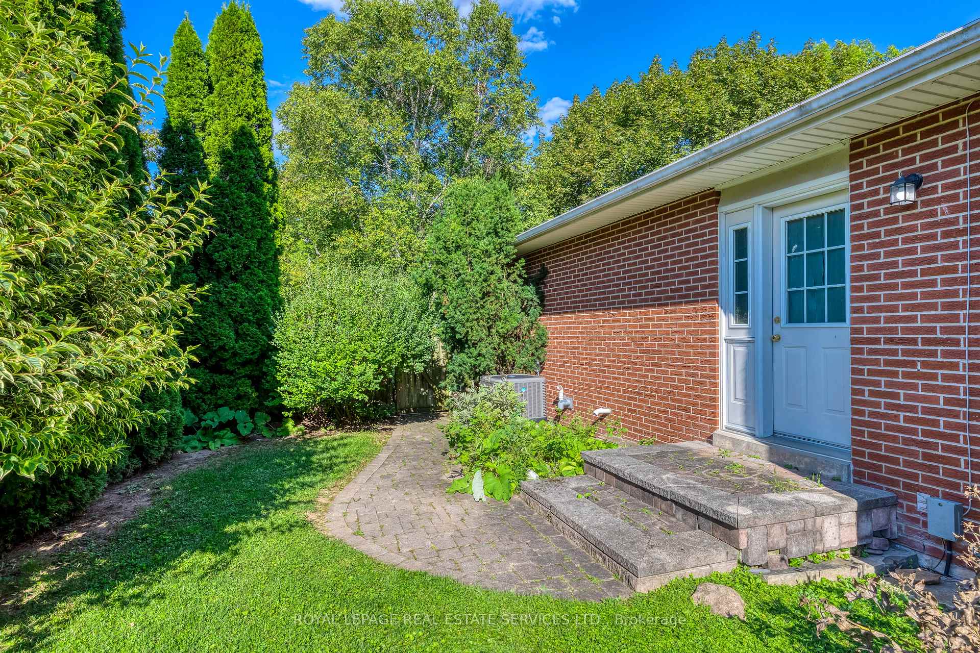 Photo 28 of 130 Solingate Drive, Oakville, Bronte — HOMEH