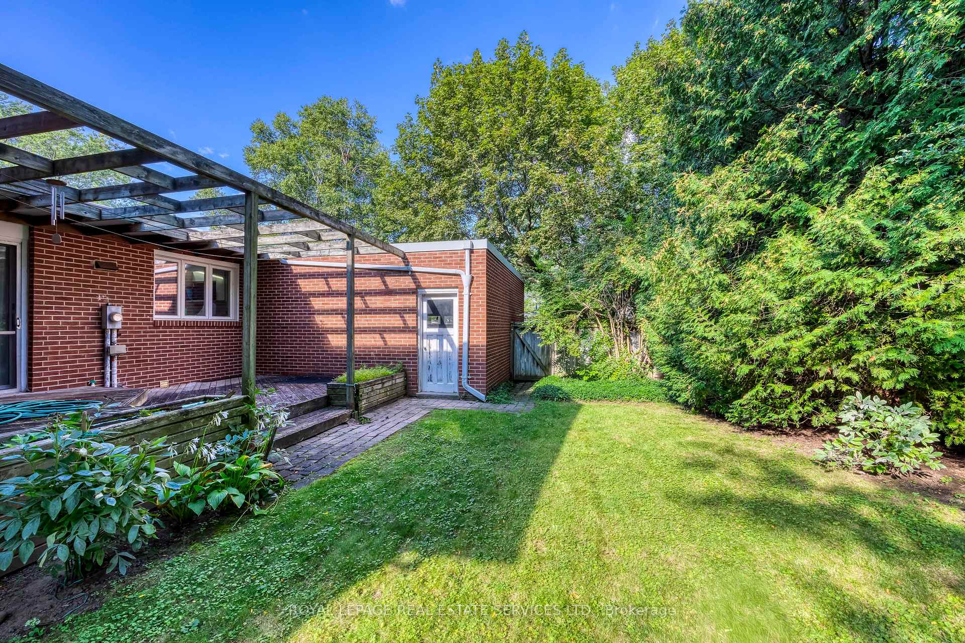 Photo 33 of 130 Solingate Drive, Oakville, Bronte — HOMEH