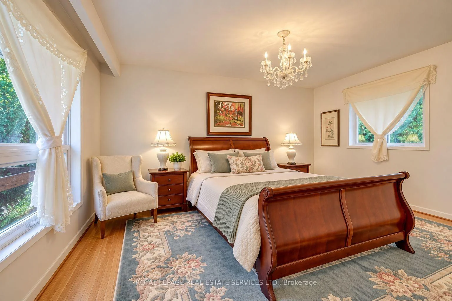 Photo 23 of 130 Solingate Drive, Oakville, Bronte — HOMEH