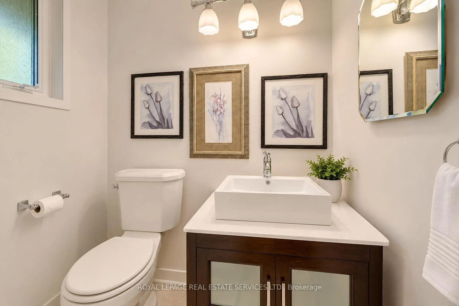 Photo 24 of 130 Solingate Drive, Oakville, Bronte — HOMEH