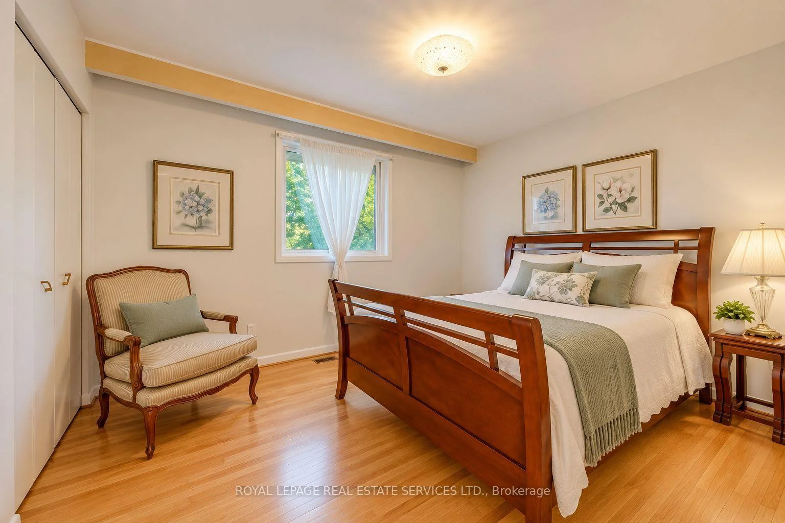 Photo 25 of 130 Solingate Drive, Oakville, Bronte — HOMEH
