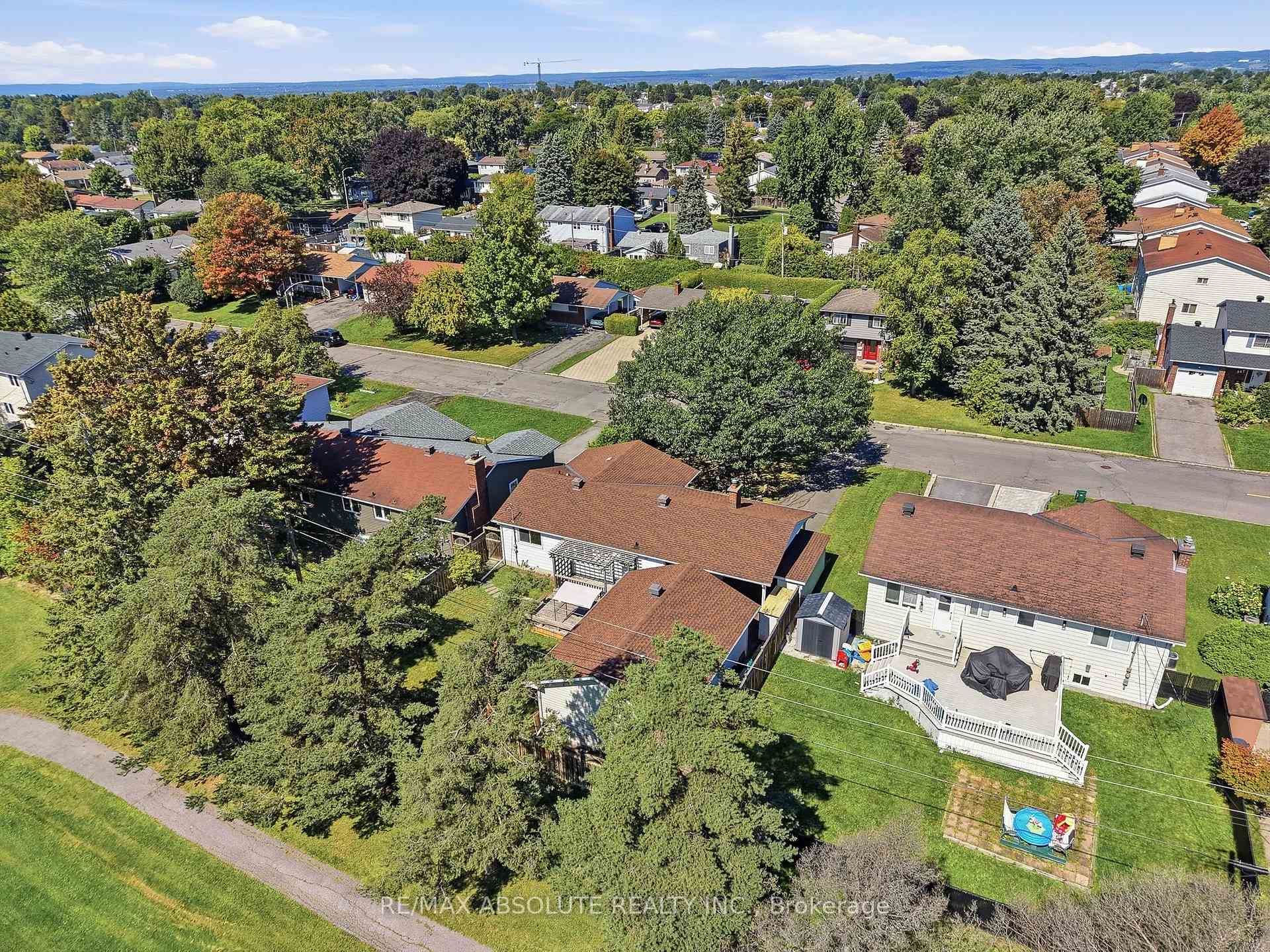 Photo 37 of 346 Galloway Drive, Ottawa, Bilberry Creek/Queenswood Heights — HOMEH