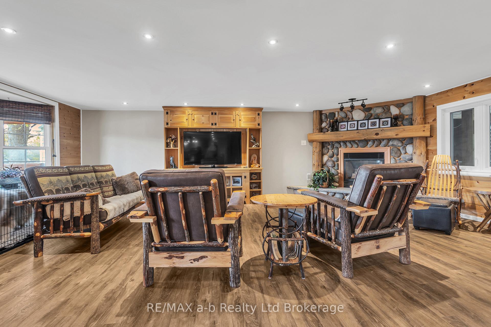 Photo 9 of 18 Queen Street E, South-West Oxford, Beachville — HOMEH
