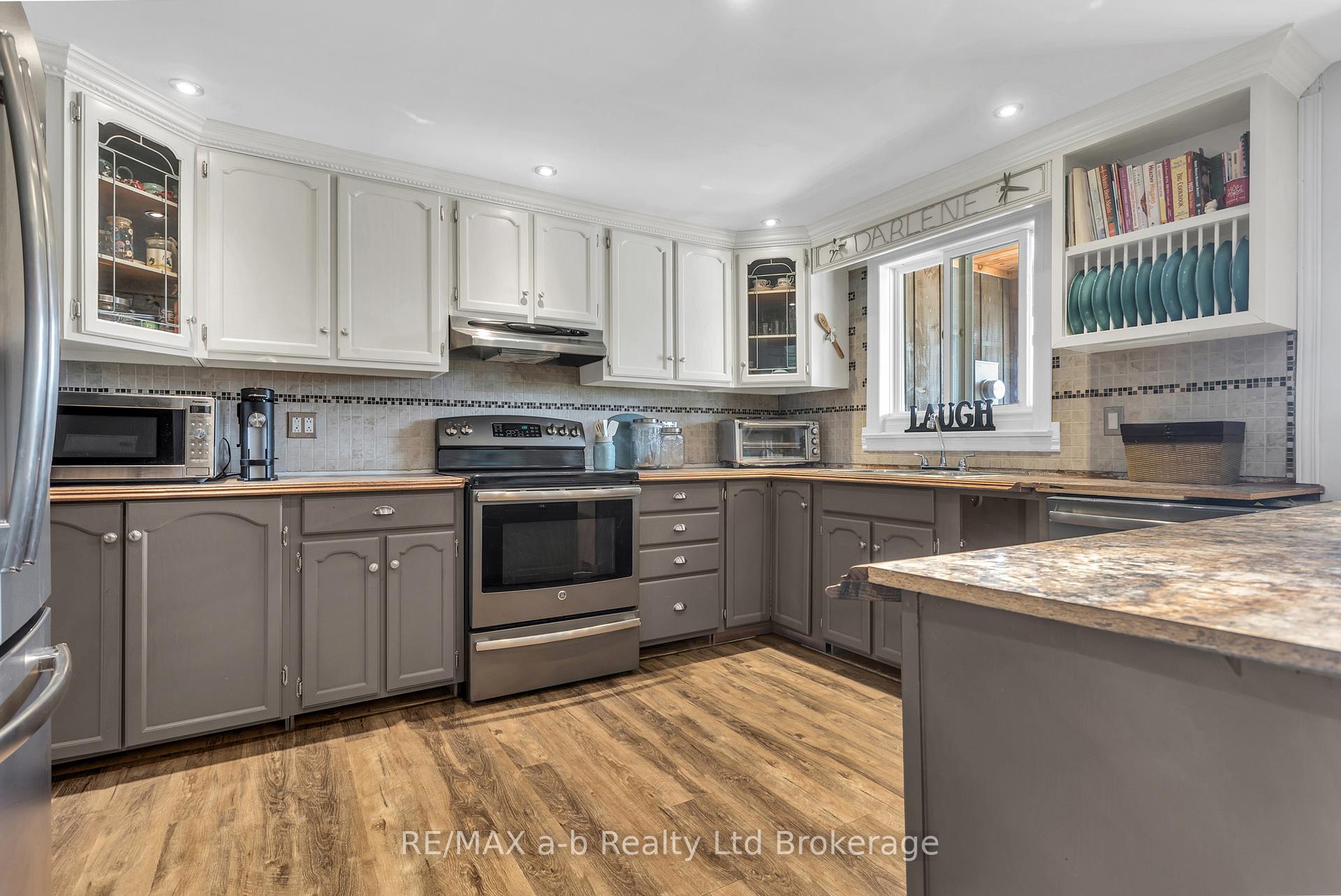 Photo 11 of 18 Queen Street E, South-West Oxford, Beachville — HOMEH
