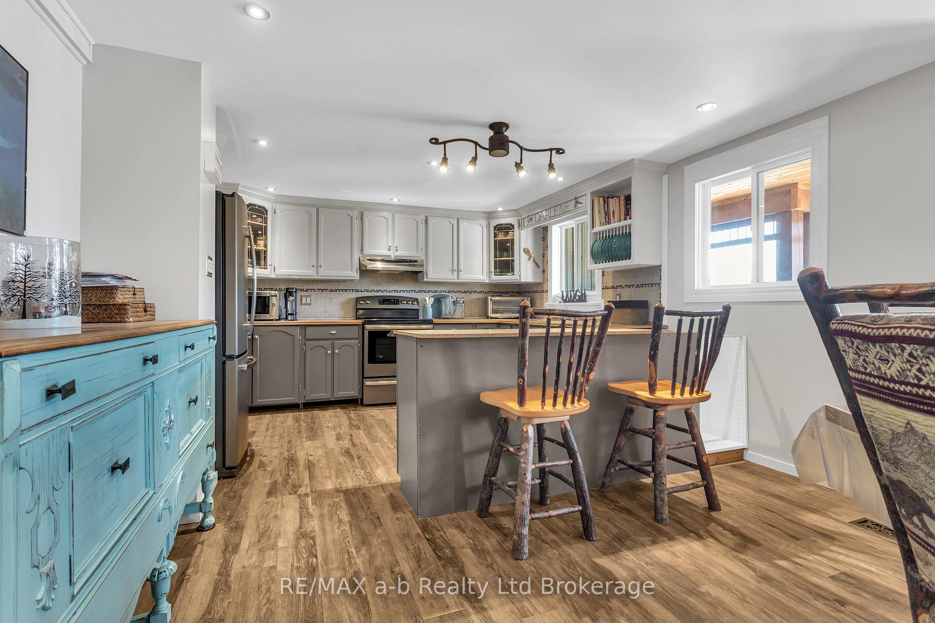 Photo 13 of 18 Queen Street E, South-West Oxford, Beachville — HOMEH