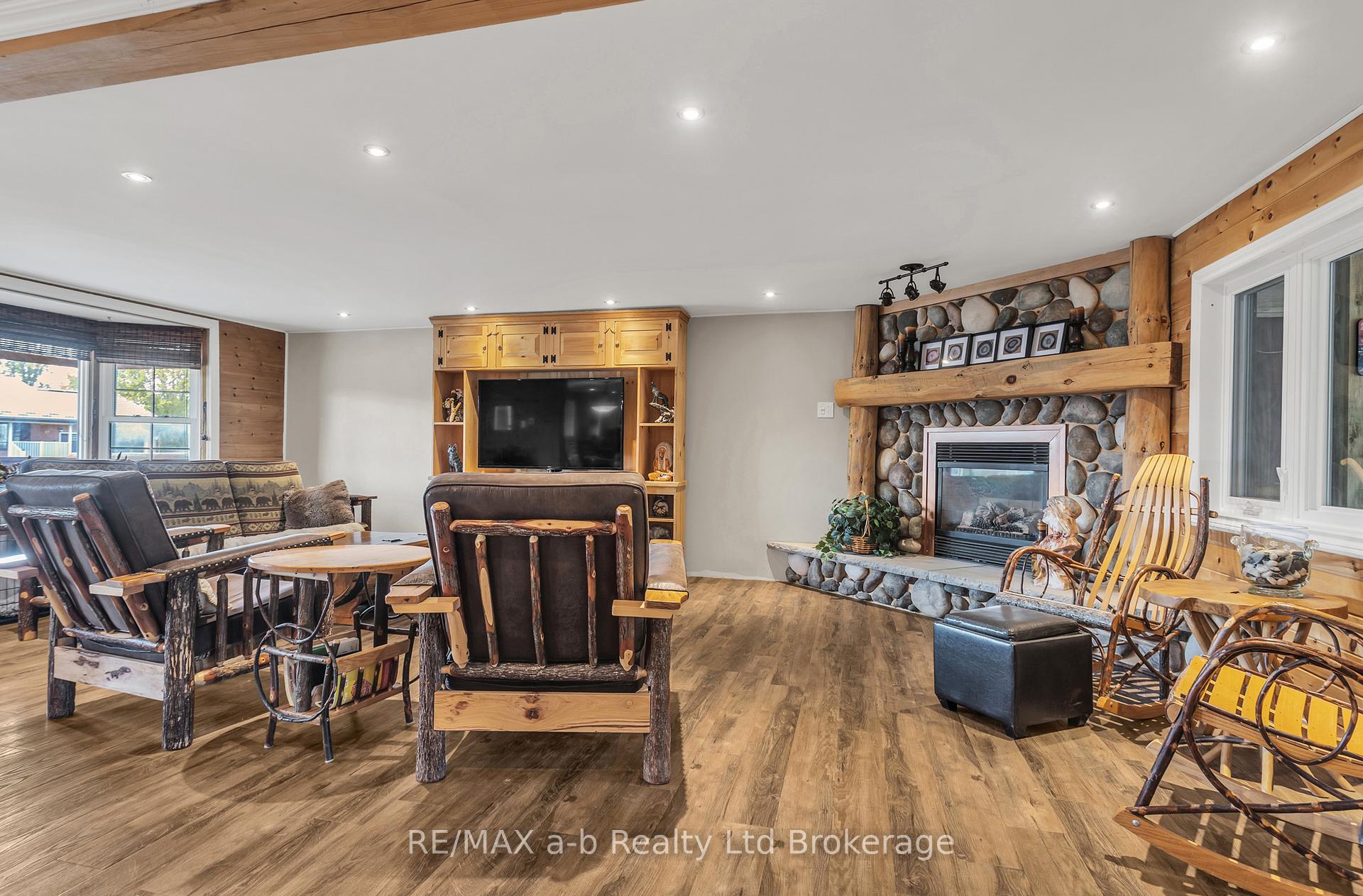 Photo 17 of 18 Queen Street E, South-West Oxford, Beachville — HOMEH