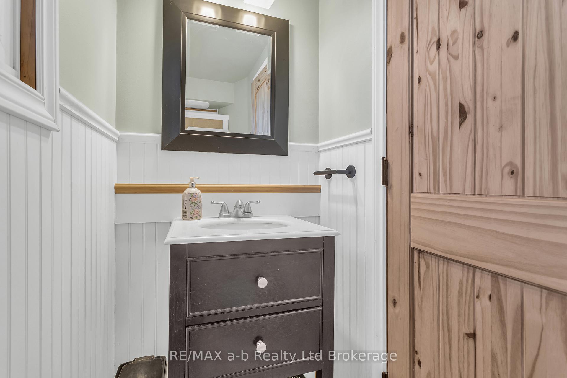 Photo 20 of 18 Queen Street E, South-West Oxford, Beachville — HOMEH