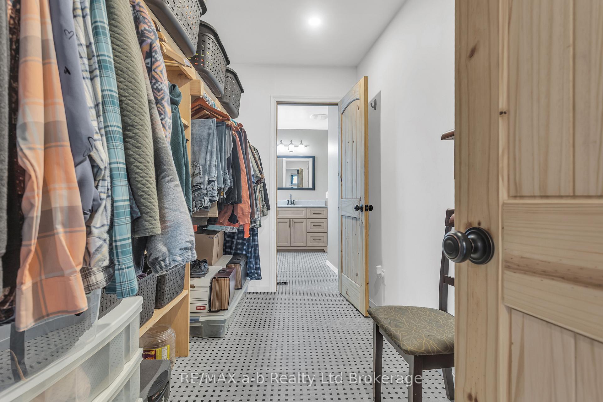 Photo 23 of 18 Queen Street E, South-West Oxford, Beachville — HOMEH