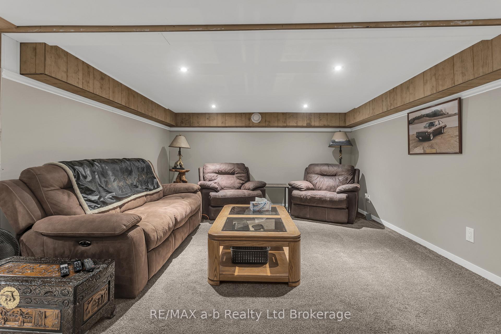 Photo 28 of 18 Queen Street E, South-West Oxford, Beachville — HOMEH