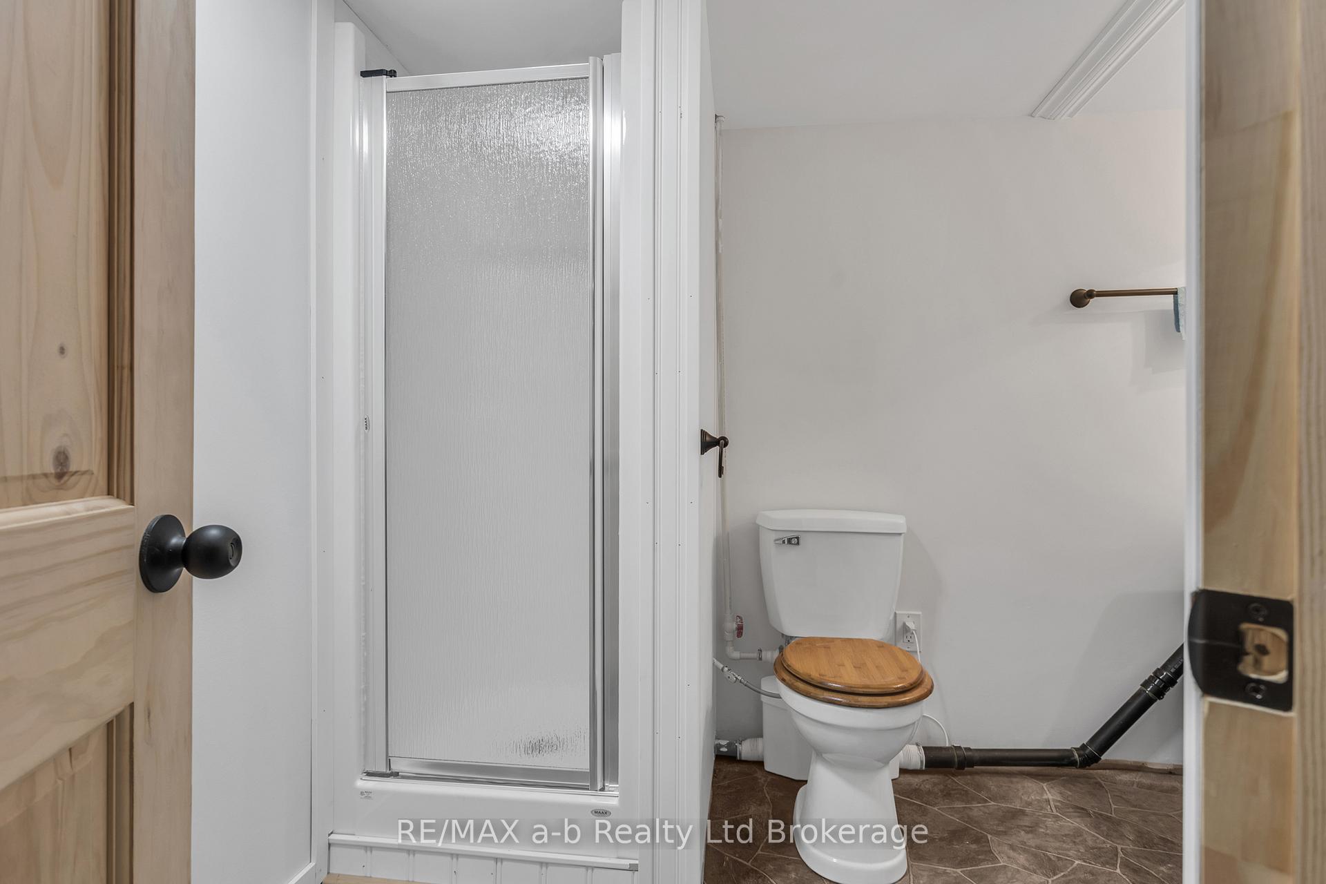 Photo 31 of 18 Queen Street E, South-West Oxford, Beachville — HOMEH