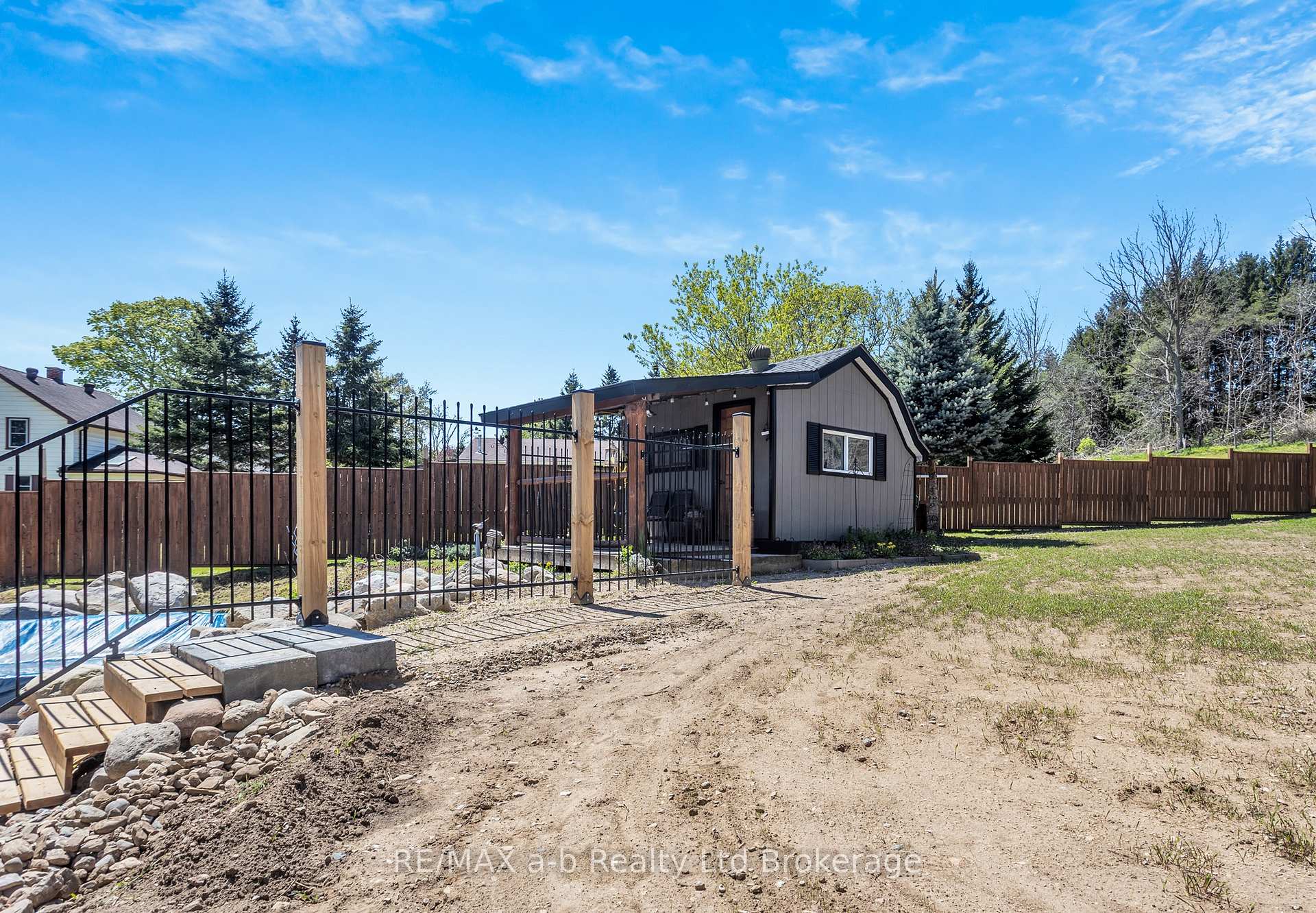 Photo 36 of 18 Queen Street E, South-West Oxford, Beachville — HOMEH