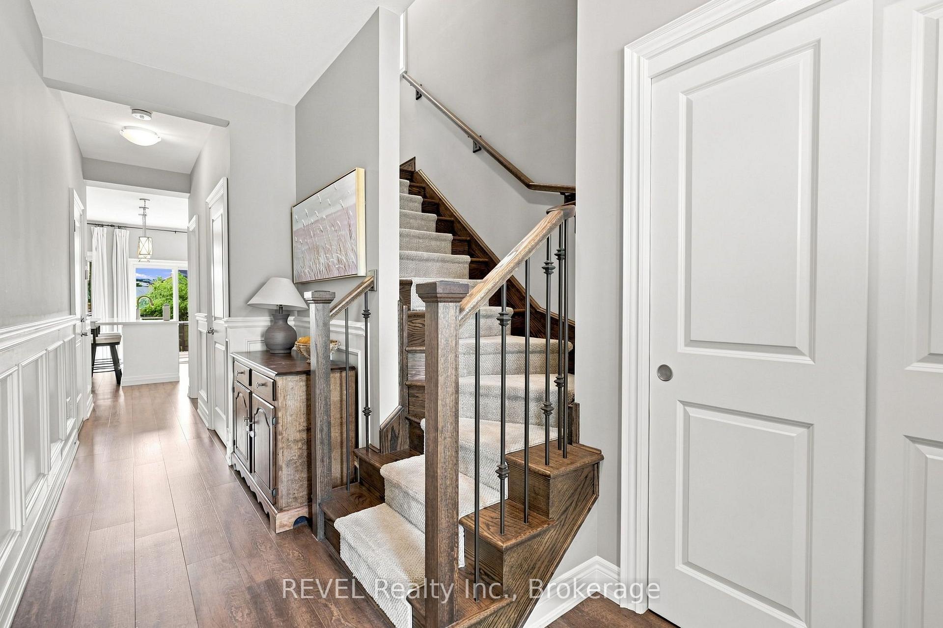 Photo 3 of 136 Acacia Road, Pelham, Fonthill — HOMEH