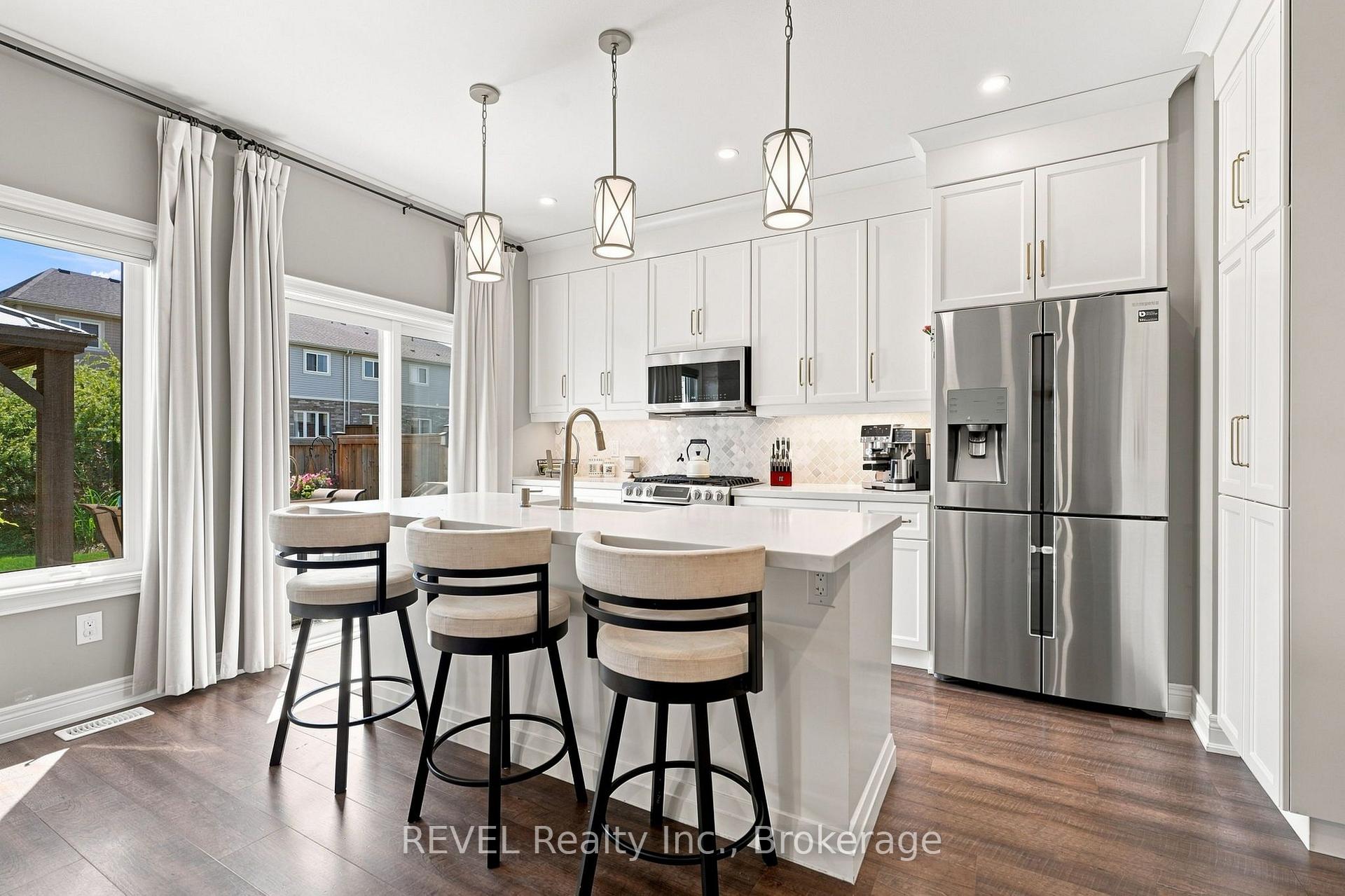 Photo 8 of 136 Acacia Road, Pelham, Fonthill — HOMEH