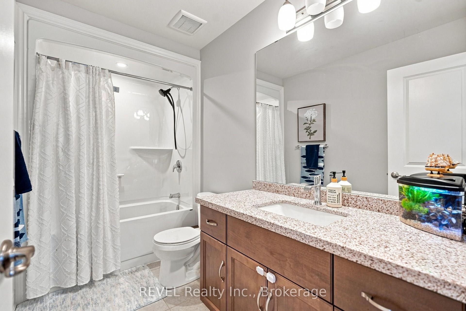 Photo 17 of 136 Acacia Road, Pelham, Fonthill — HOMEH