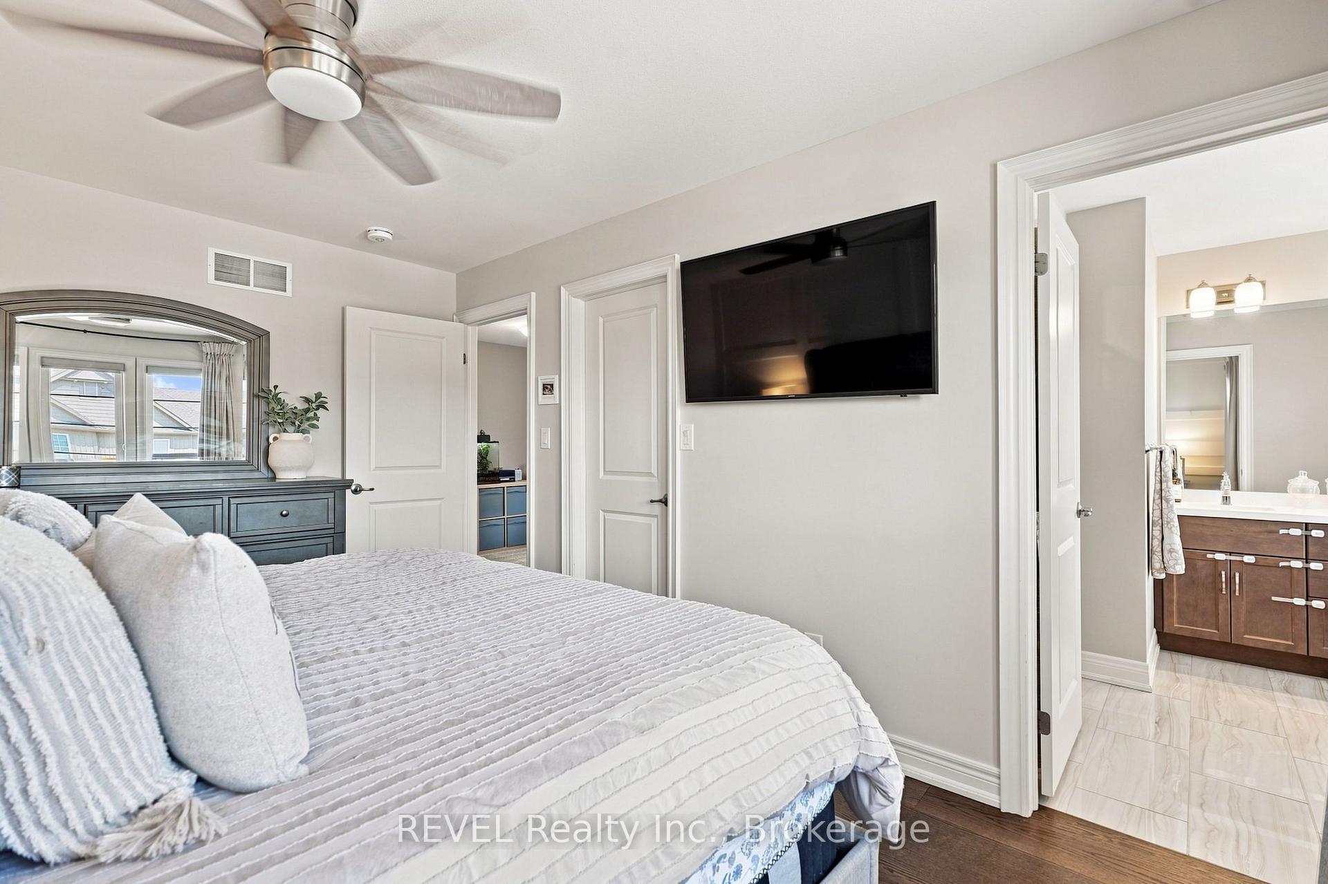 Photo 19 of 136 Acacia Road, Pelham, Fonthill — HOMEH