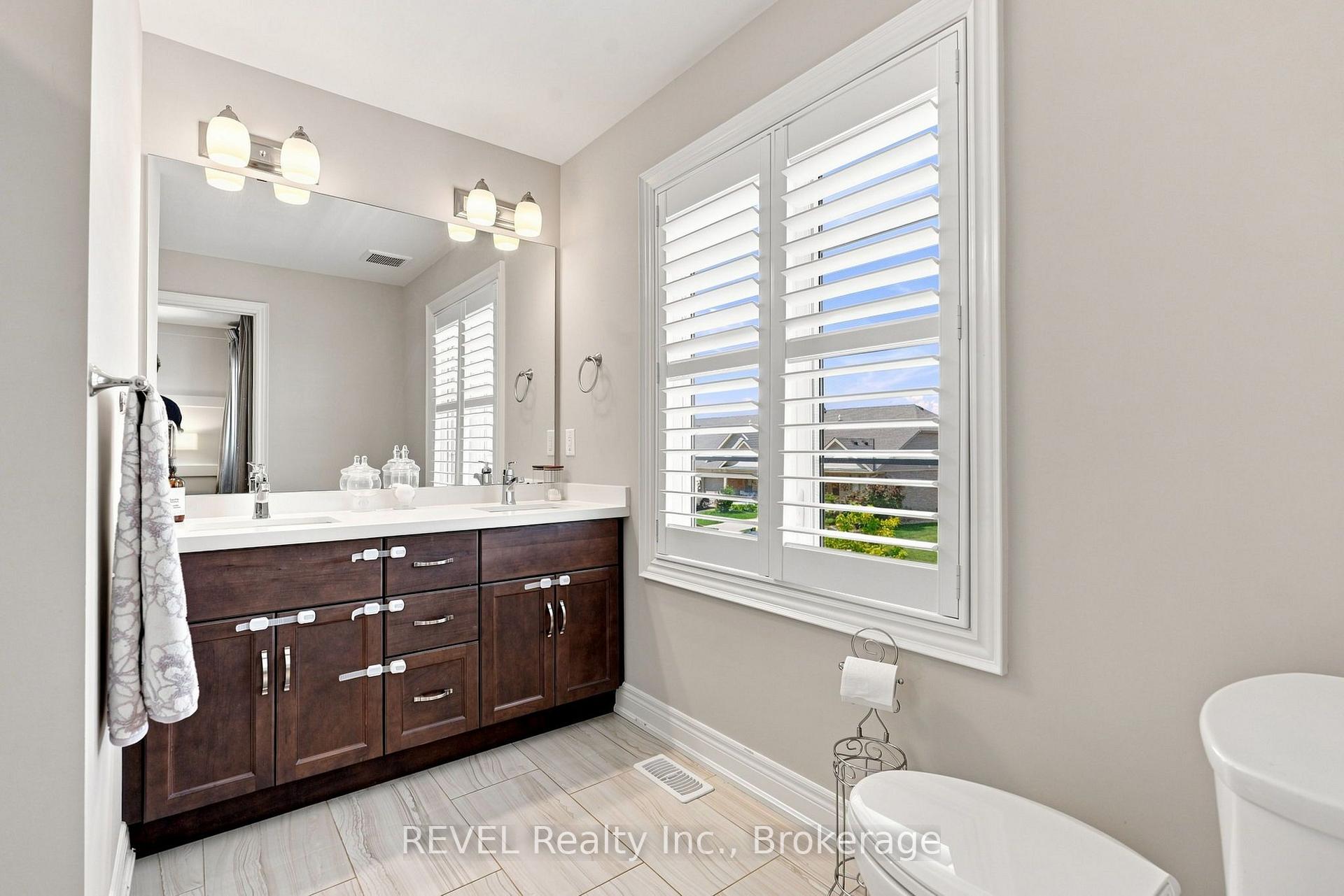 Photo 20 of 136 Acacia Road, Pelham, Fonthill — HOMEH