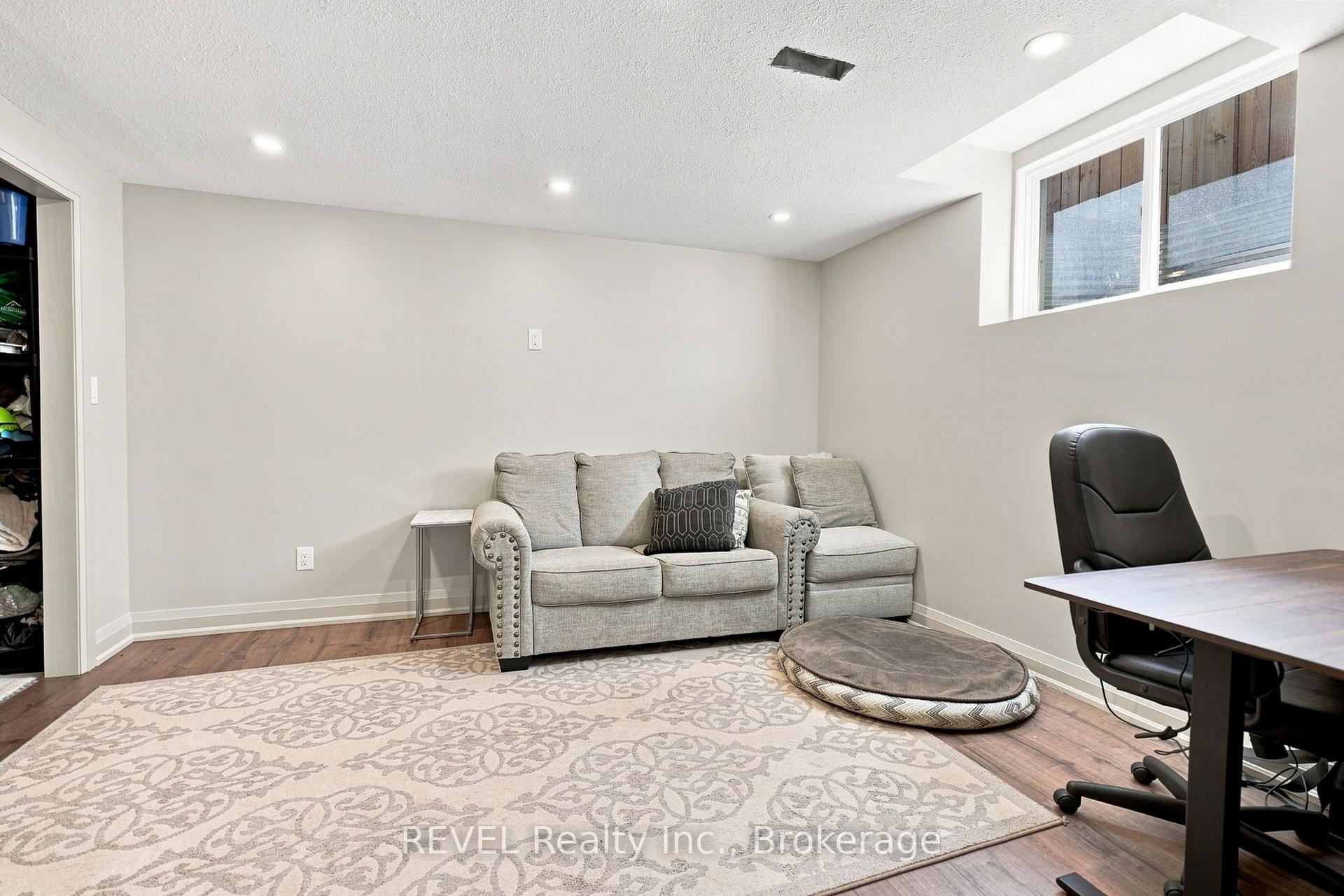 Photo 24 of 136 Acacia Road, Pelham, Fonthill — HOMEH