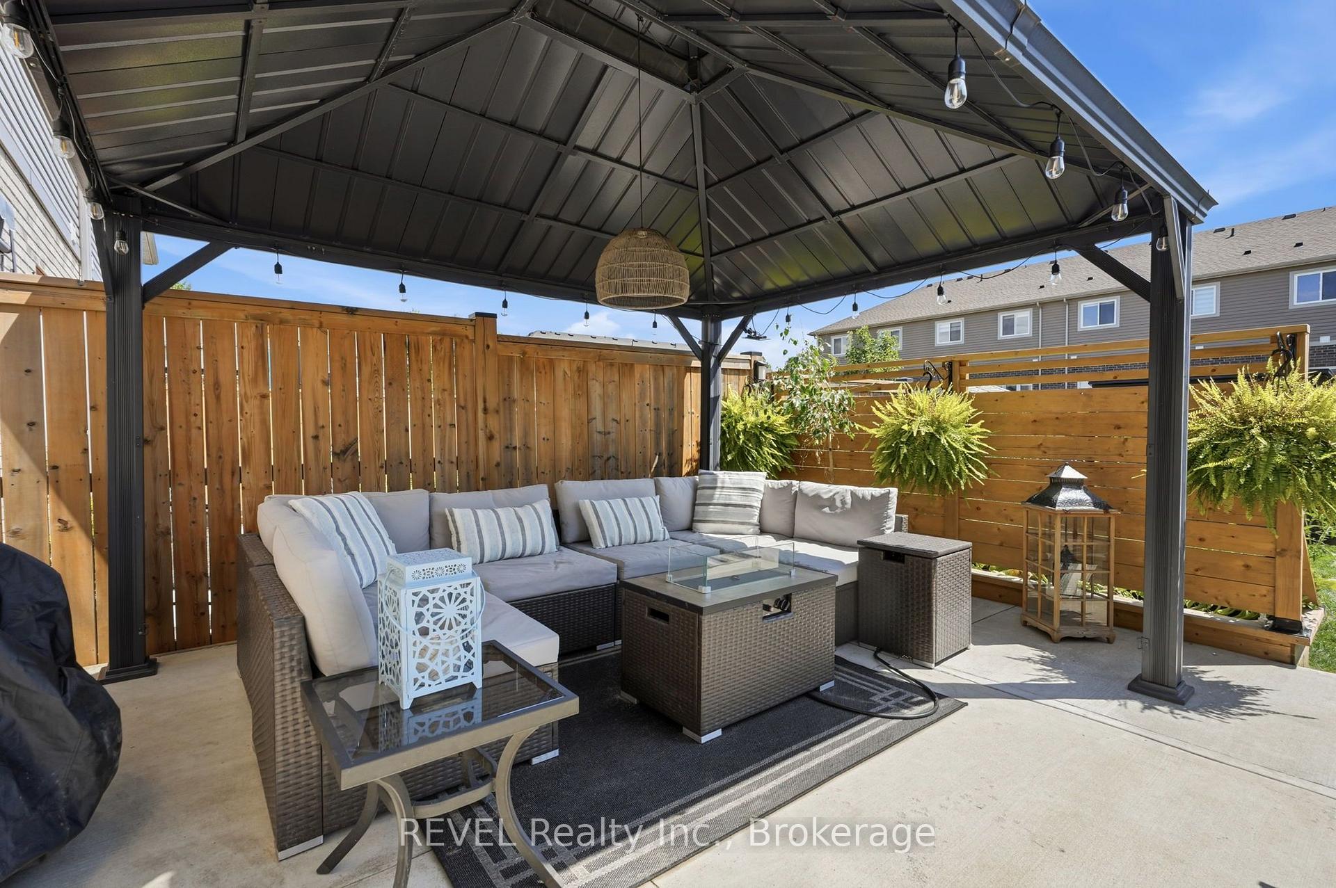 Photo 28 of 136 Acacia Road, Pelham, Fonthill — HOMEH