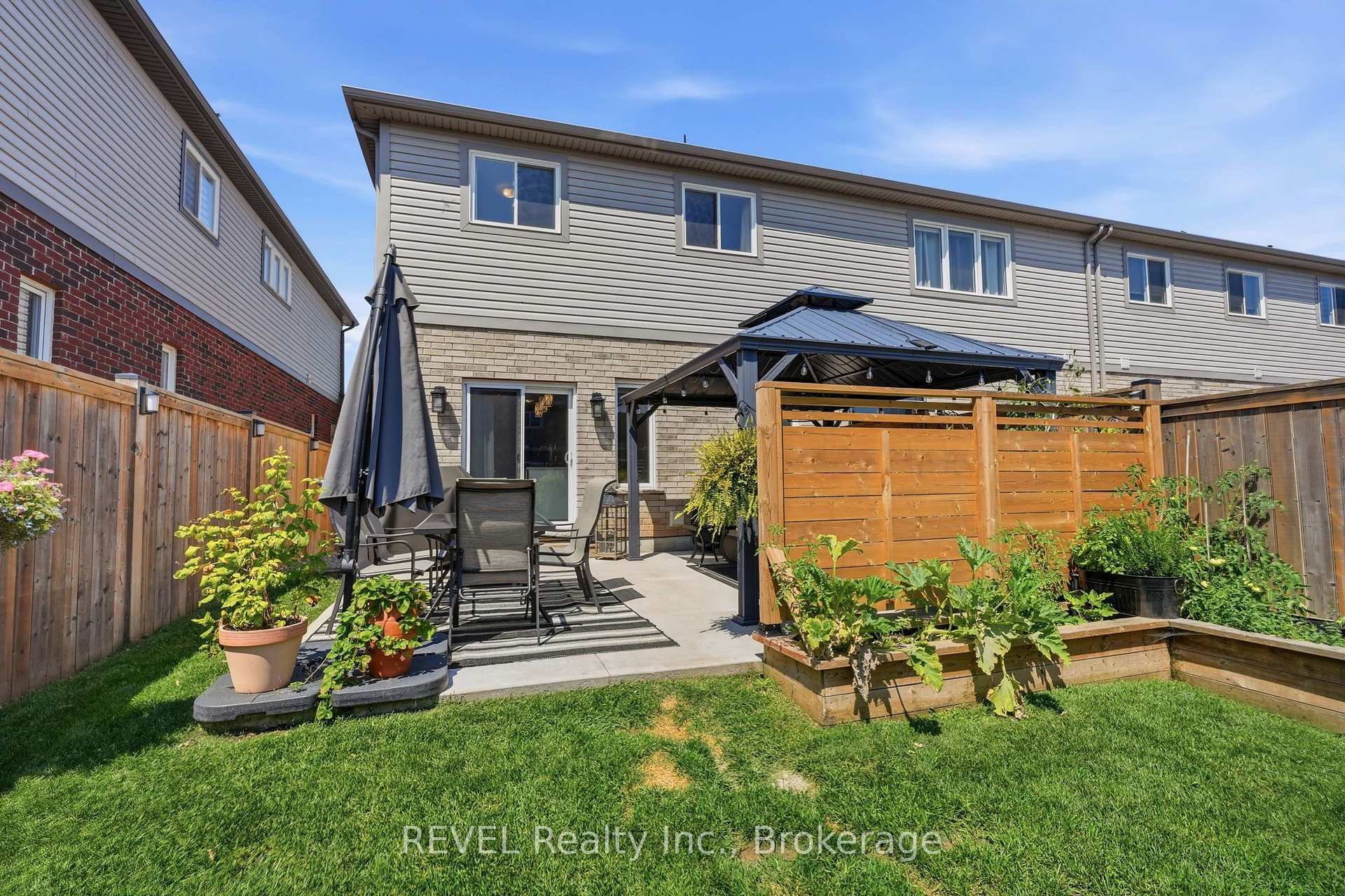 Photo 32 of 136 Acacia Road, Pelham, Fonthill — HOMEH