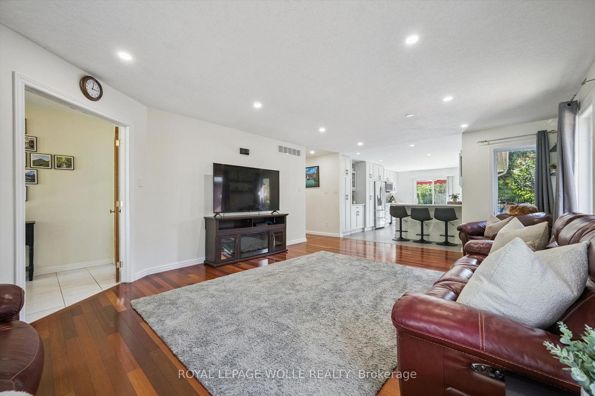 Photo 6 of 99 Westcliff Way, Cambridge, Westview — HOMEH