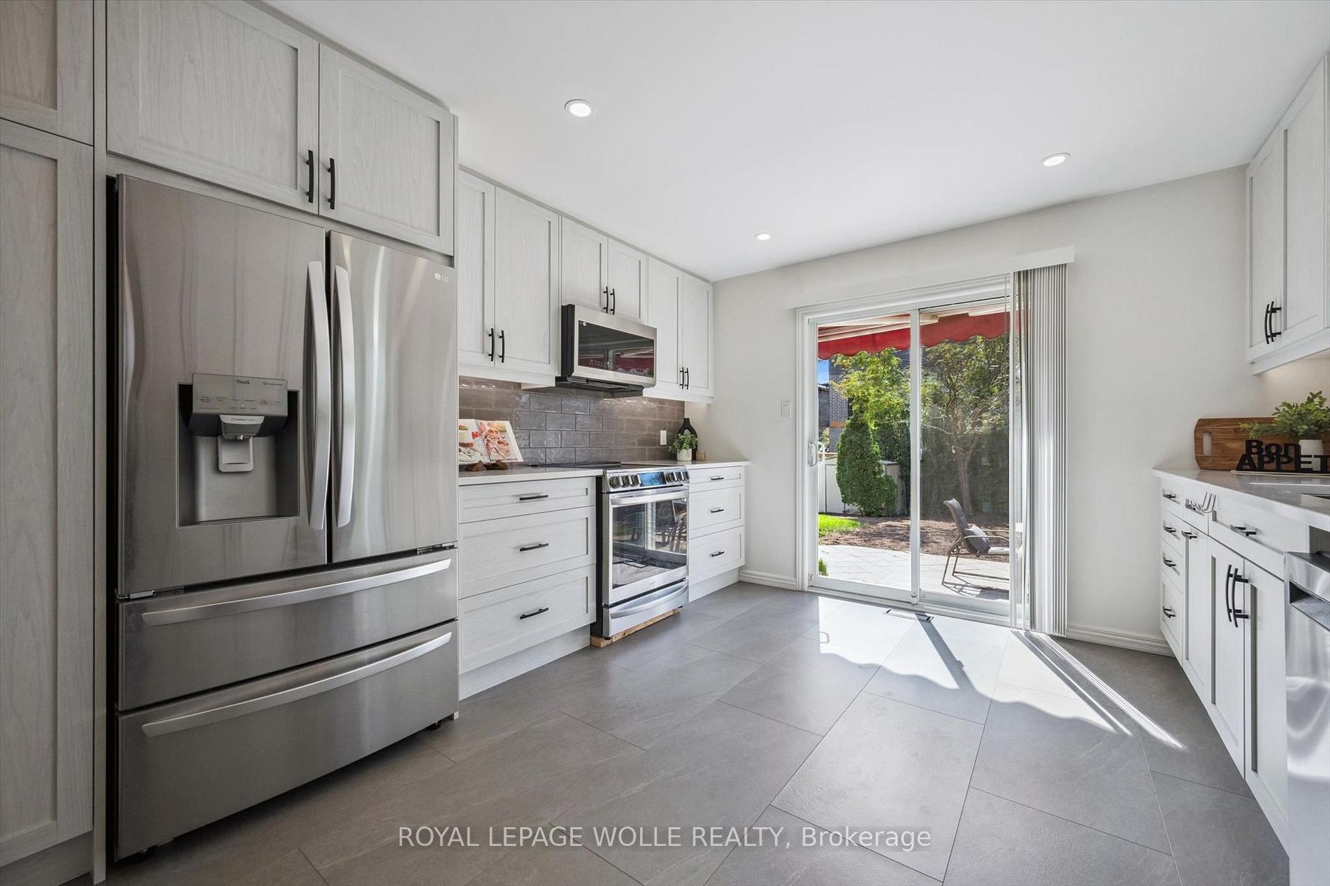 Photo 10 of 99 Westcliff Way, Cambridge, Westview — HOMEH