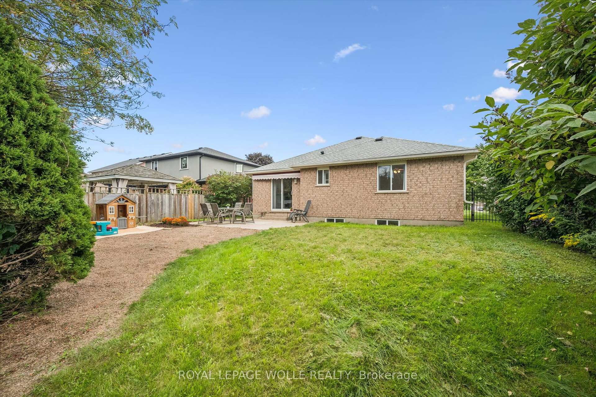 Photo 33 of 99 Westcliff Way, Cambridge, Westview — HOMEH