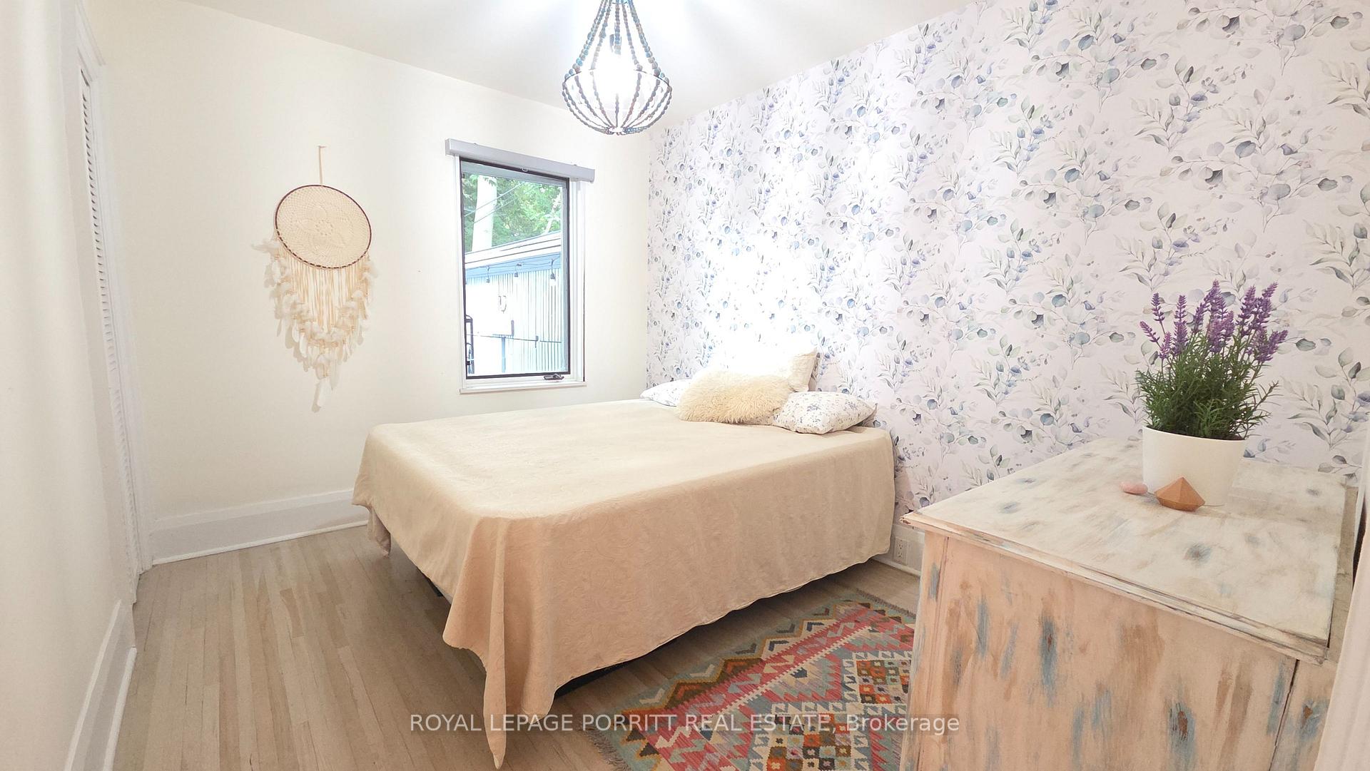 Photo 13 of 51 Thirty Sixth Street, Etobicoke, Long Branch — HOMEH