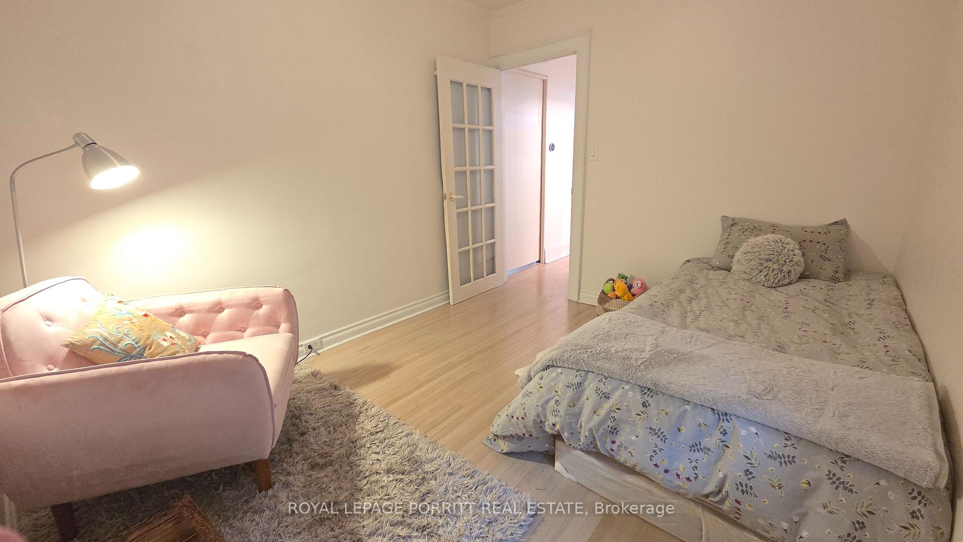 Photo 17 of 51 Thirty Sixth Street, Etobicoke, Long Branch — HOMEH