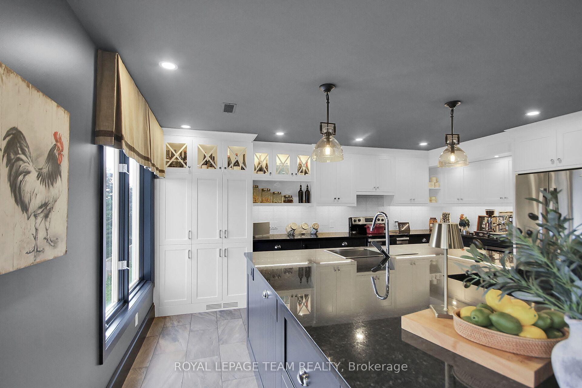 Photo 4 of Unit 7, 4448 Harper Avenue, Ottawa, Carson Grove — HOMEH