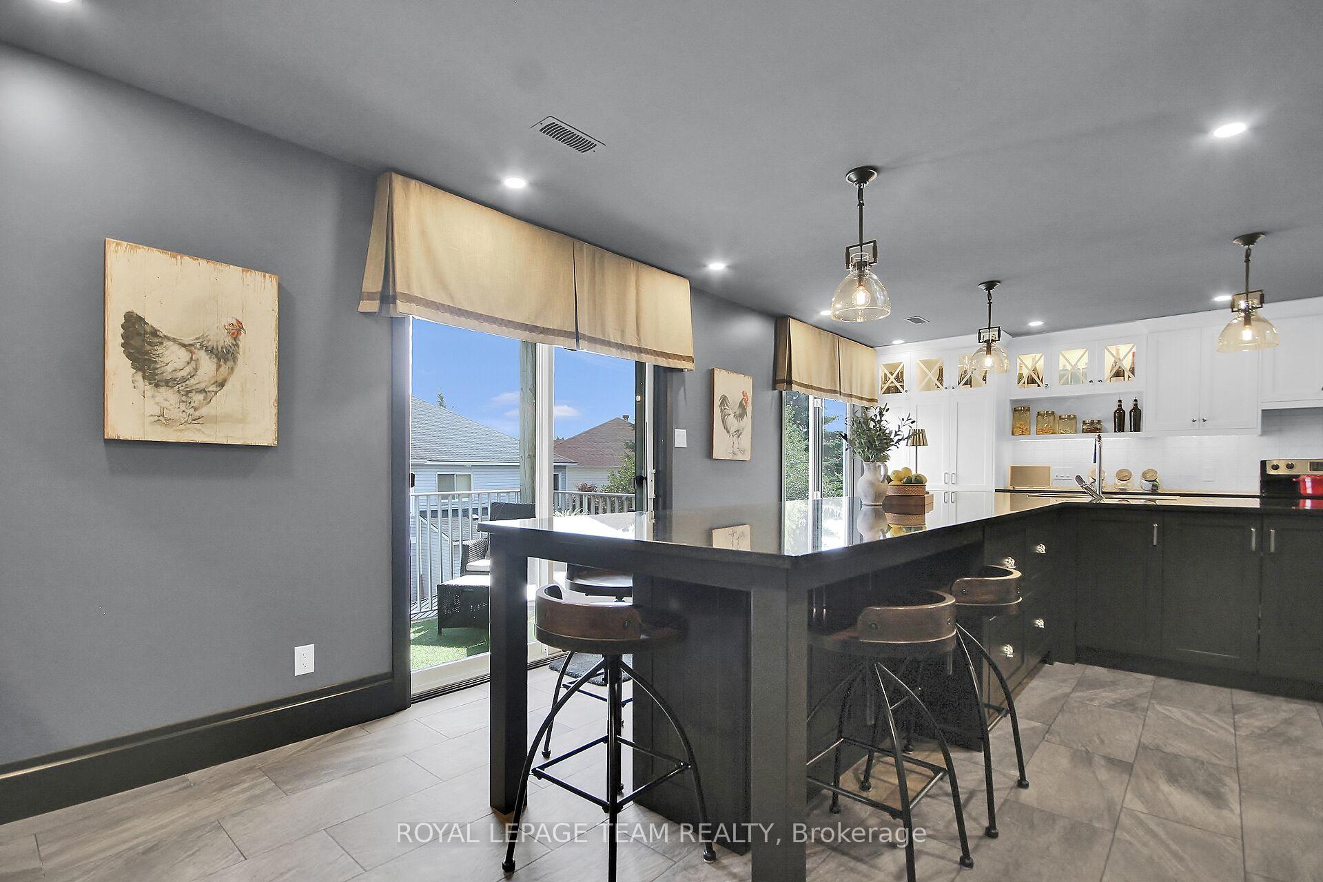 Photo 11 of Unit 7, 4448 Harper Avenue, Ottawa, Carson Grove — HOMEH