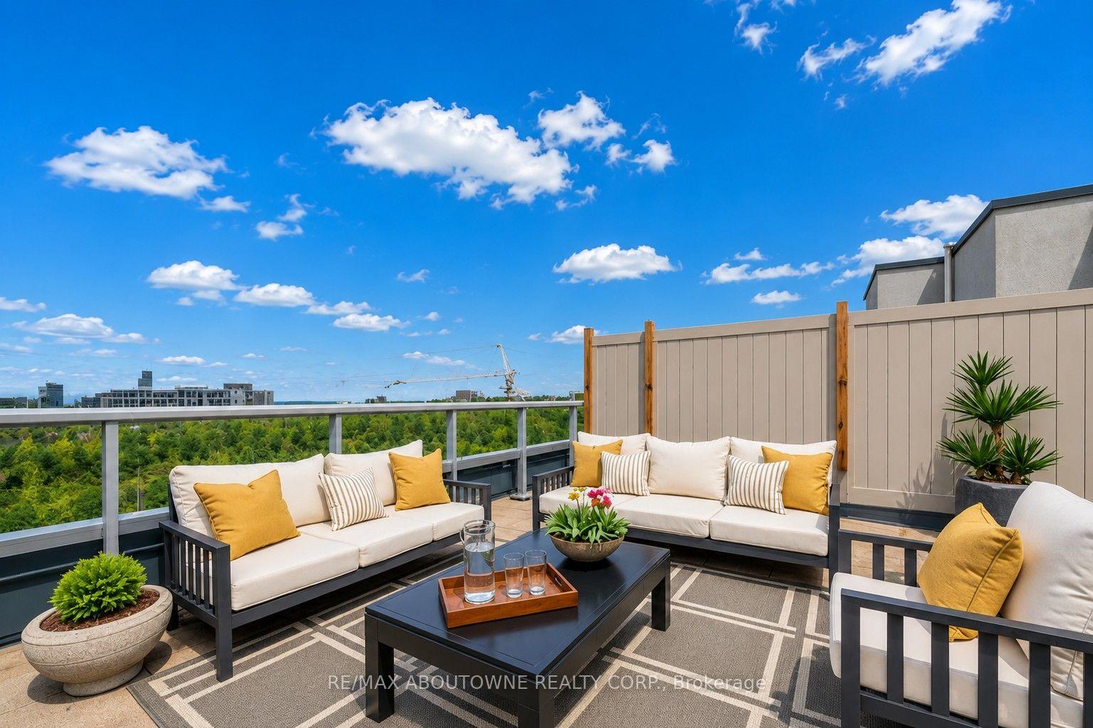 Photo 2 of Unit 321, 3078 Sixth Line, Oakville, Glenorchy — HOMEH