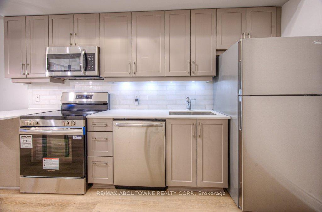 Photo 6 of Unit 321, 3078 Sixth Line, Oakville, Glenorchy — HOMEH