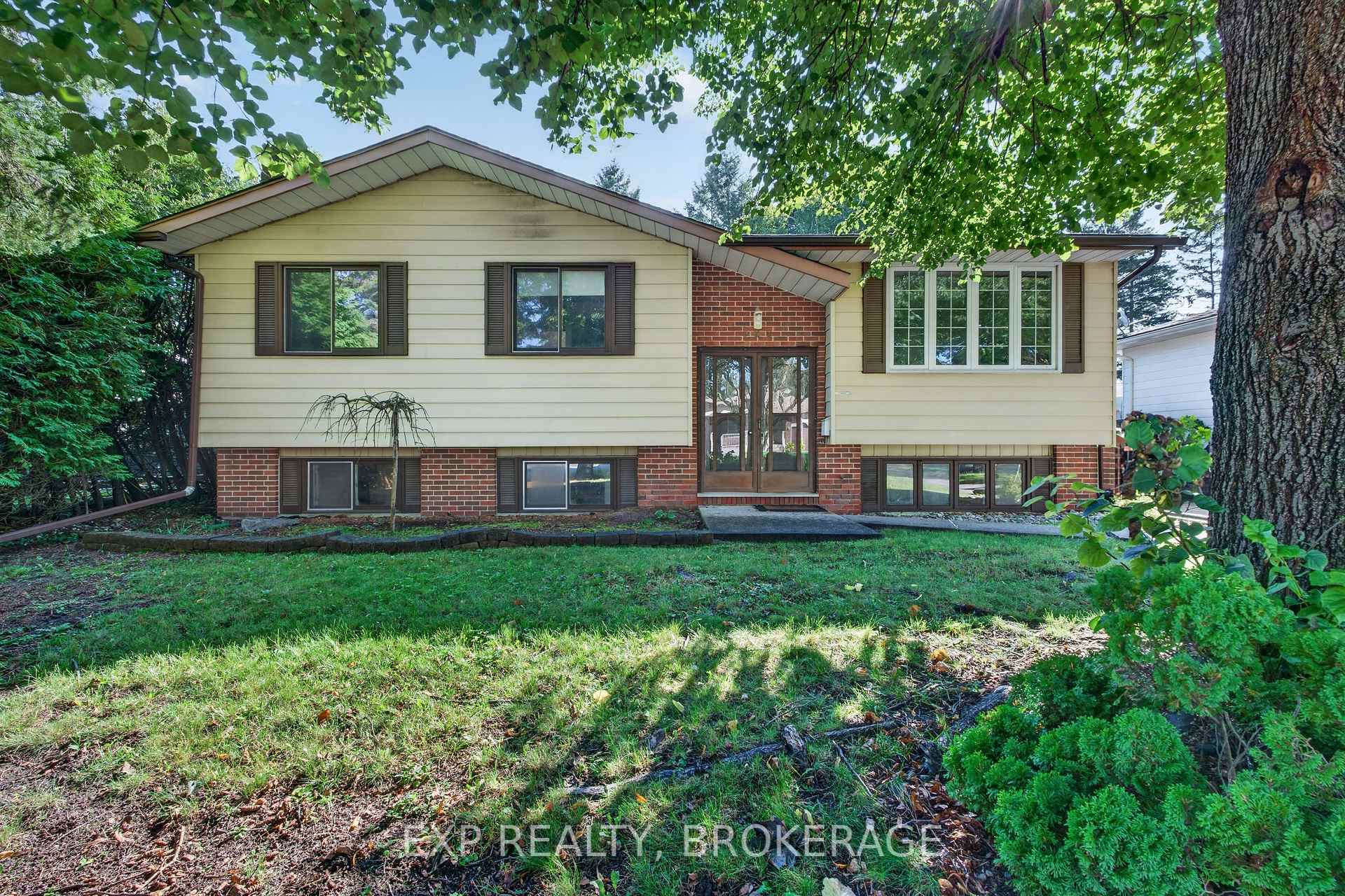 Photo of 920 Safari Drive