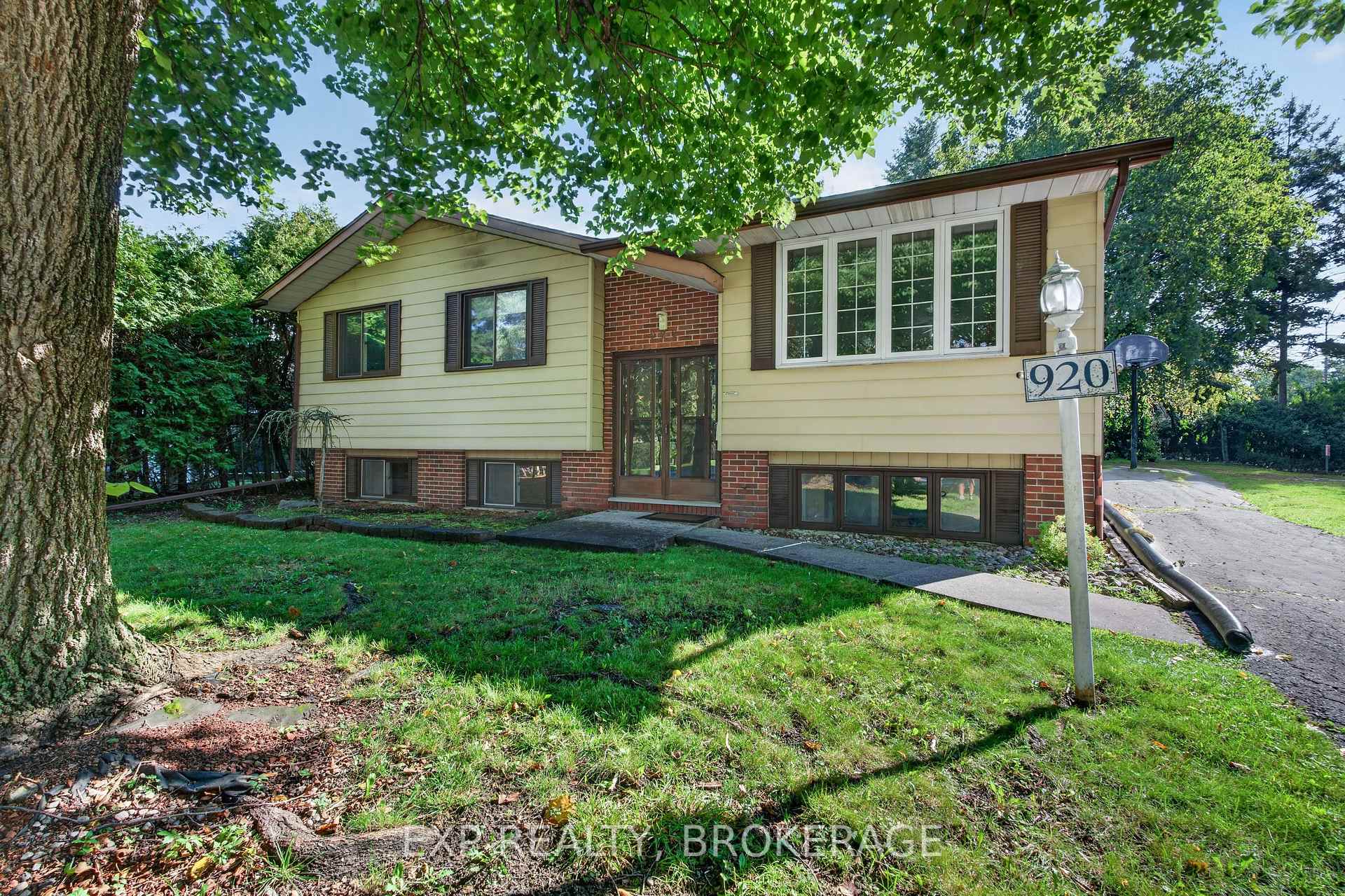 Photo 2 of 920 Safari Drive, Kingston, North of Taylor-Kidd Blvd — HOMEH