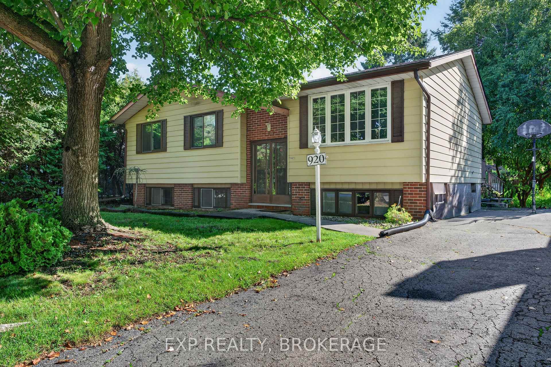 Photo 3 of 920 Safari Drive, Kingston, North of Taylor-Kidd Blvd — HOMEH