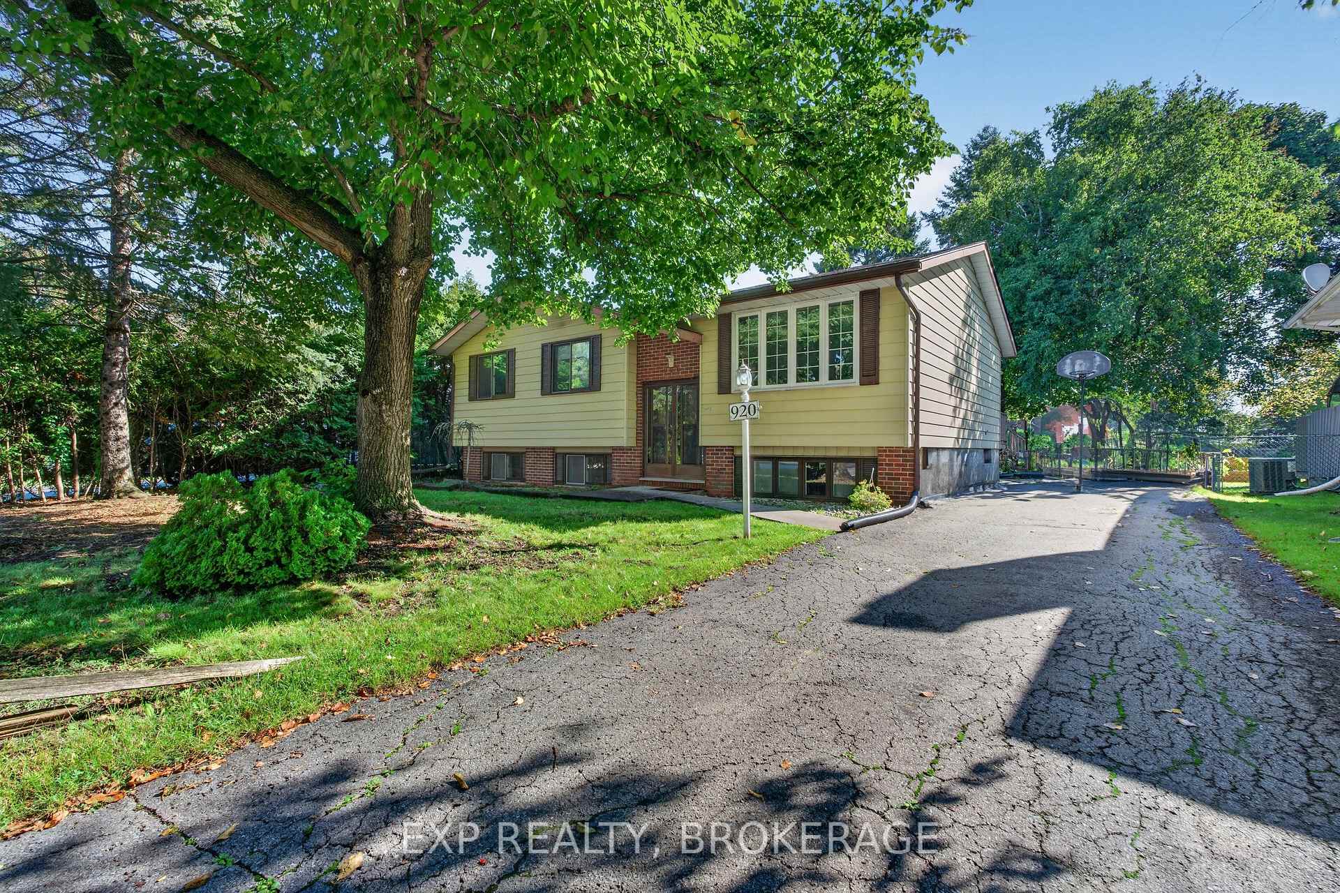 Photo 4 of 920 Safari Drive, Kingston, North of Taylor-Kidd Blvd — HOMEH