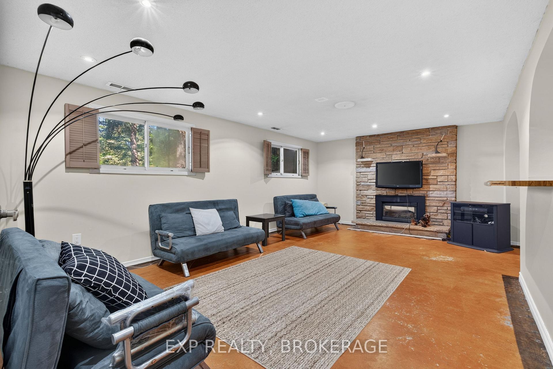 Photo 22 of 920 Safari Drive, Kingston, North of Taylor-Kidd Blvd — HOMEH