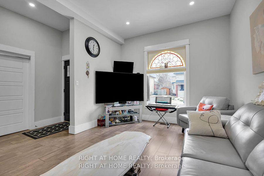 Photo 5 of 7 Myrtle Street, St. Thomas — HOMEH