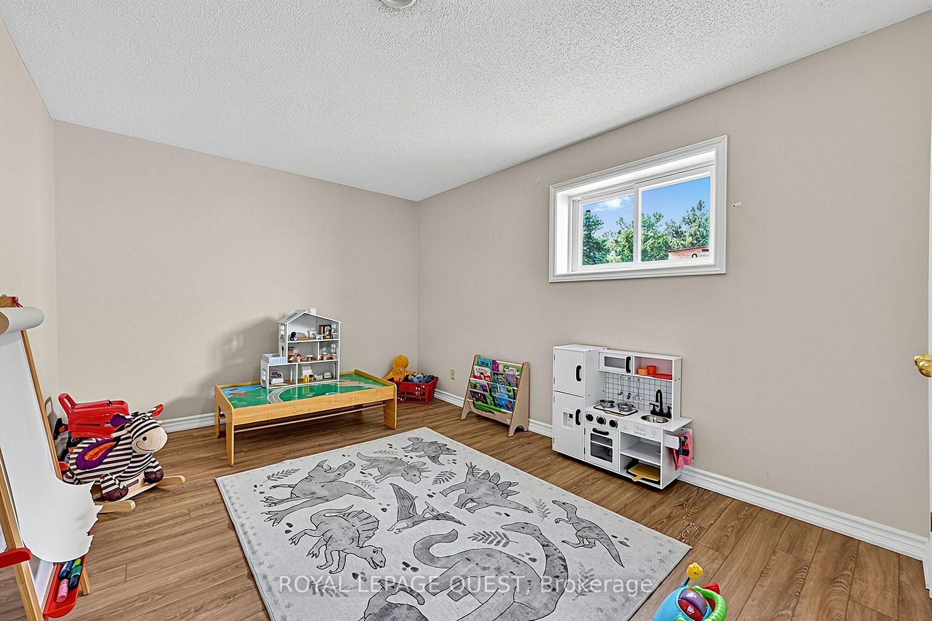 Photo 25 of 453 Mooney Crescent, Orillia — HOMEH