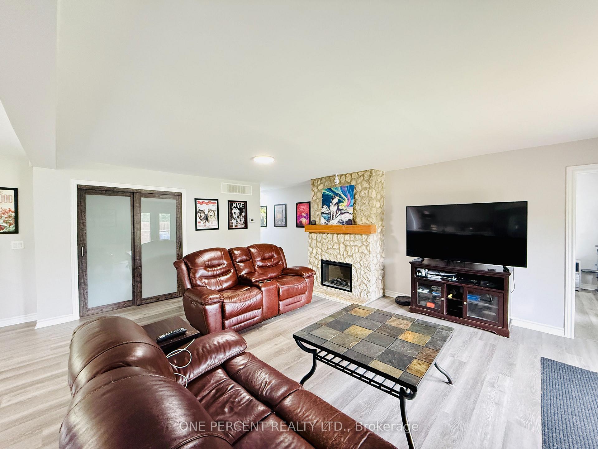 Photo 14 of 145269 Southgate Rd 14, Southgate — HOMEH