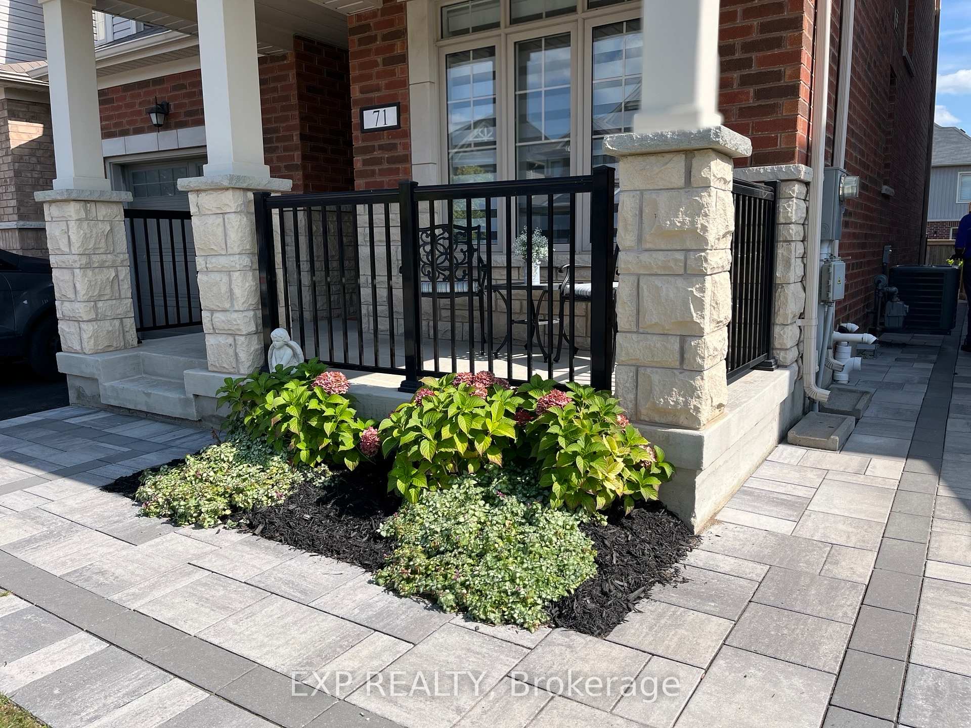 Photo 2 of 71 Donnan Drive, New Tecumseth, Tottenham — HOMEH