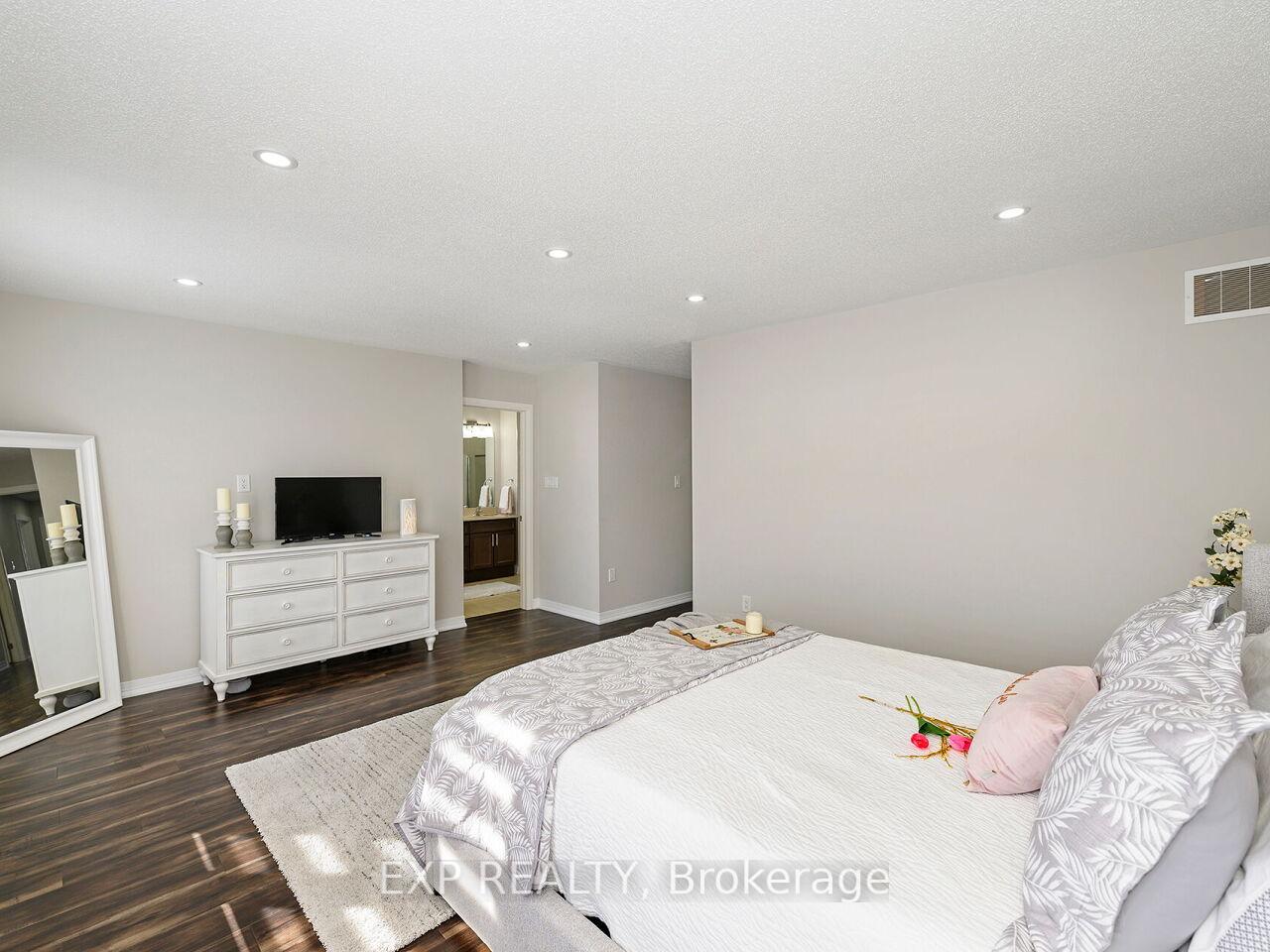 Photo 25 of 71 Donnan Drive, New Tecumseth, Tottenham — HOMEH