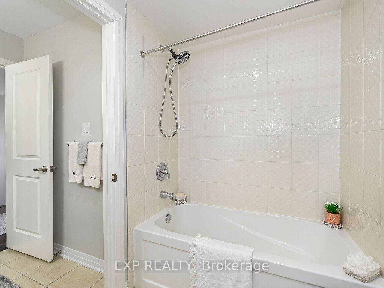Photo 35 of 71 Donnan Drive, New Tecumseth, Tottenham — HOMEH