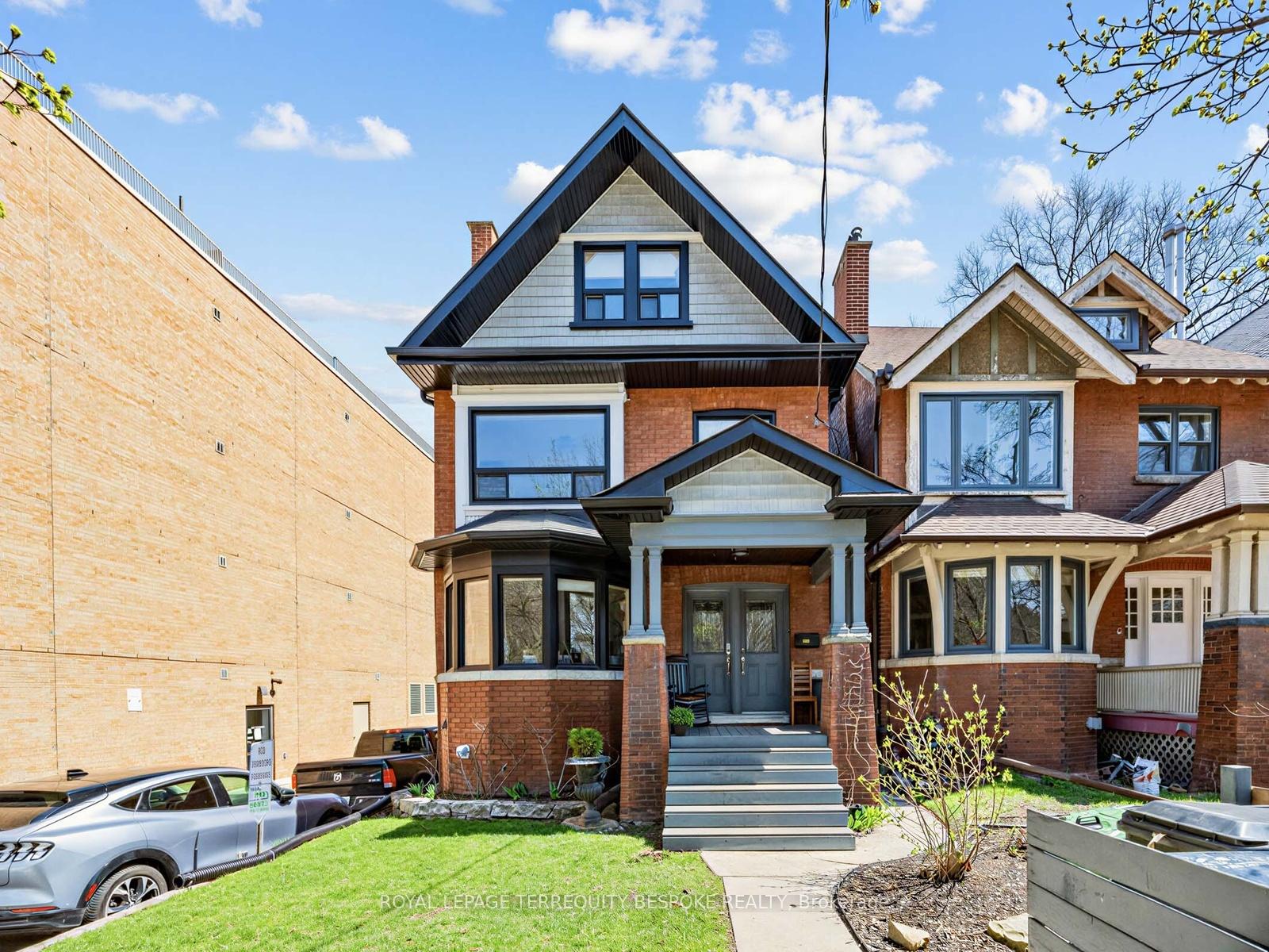 Photo 2 of 505 Parkside Drive, Toronto, High Park-Swansea — HOMEH