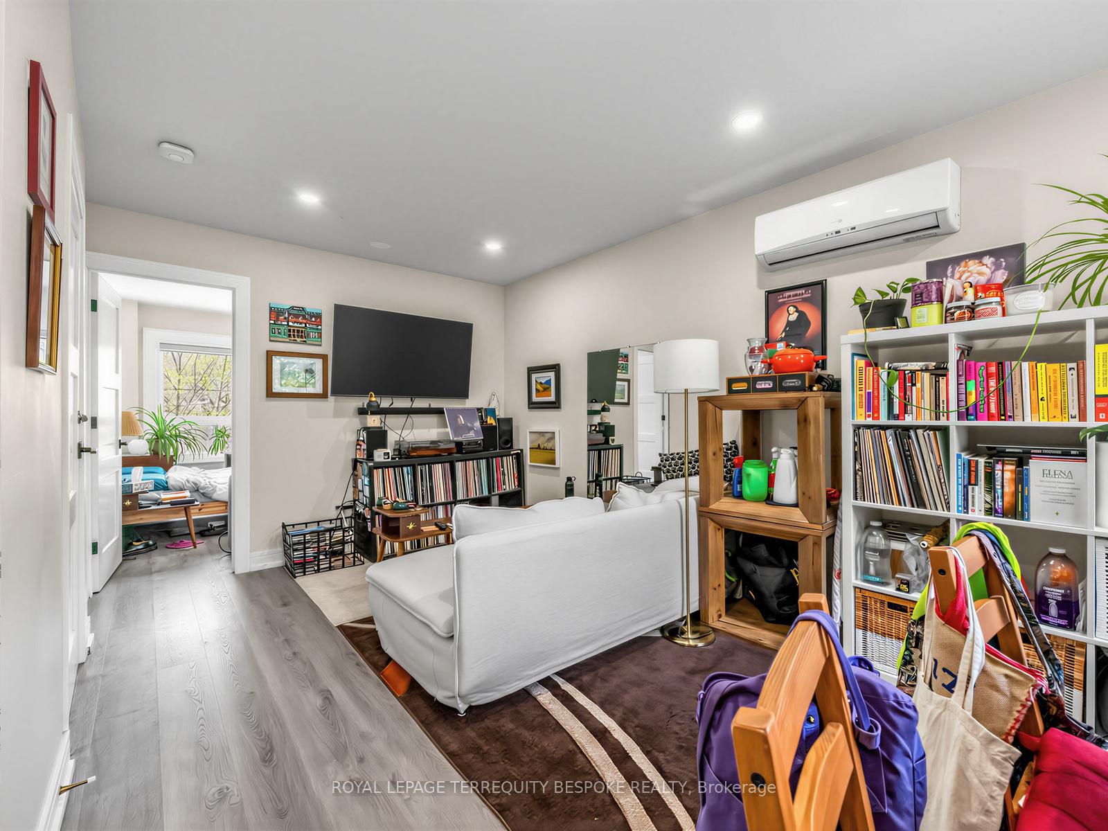 Photo 6 of 505 Parkside Drive, Toronto, High Park-Swansea — HOMEH