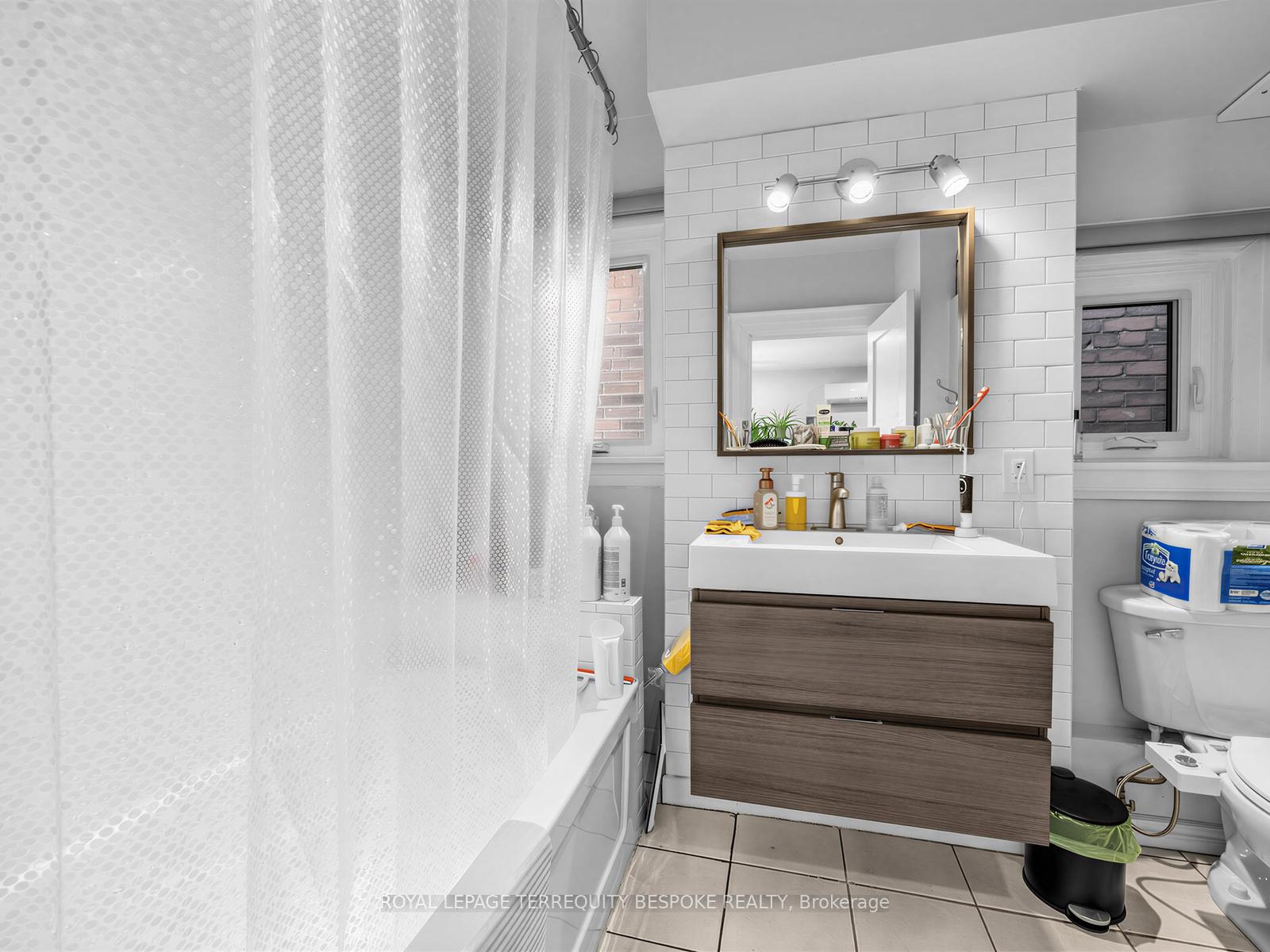 Photo 9 of 505 Parkside Drive, Toronto, High Park-Swansea — HOMEH
