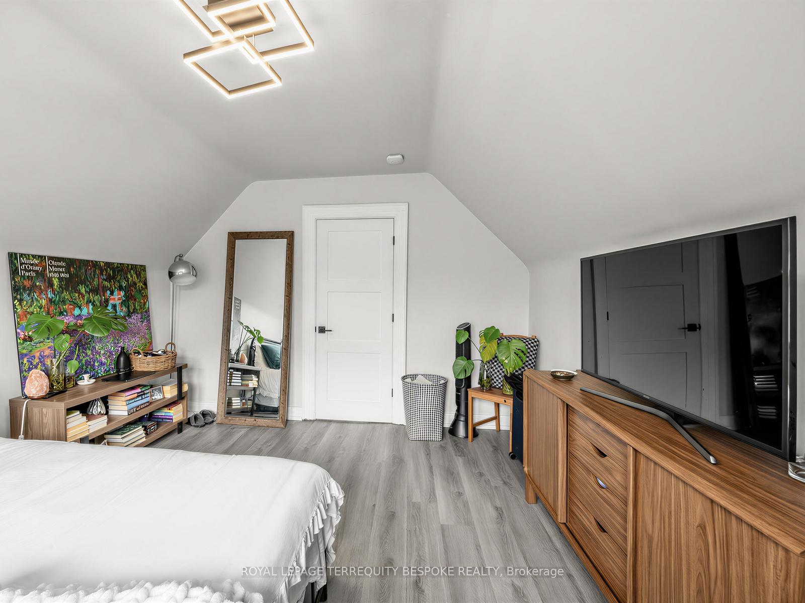 Photo 13 of 505 Parkside Drive, Toronto, High Park-Swansea — HOMEH