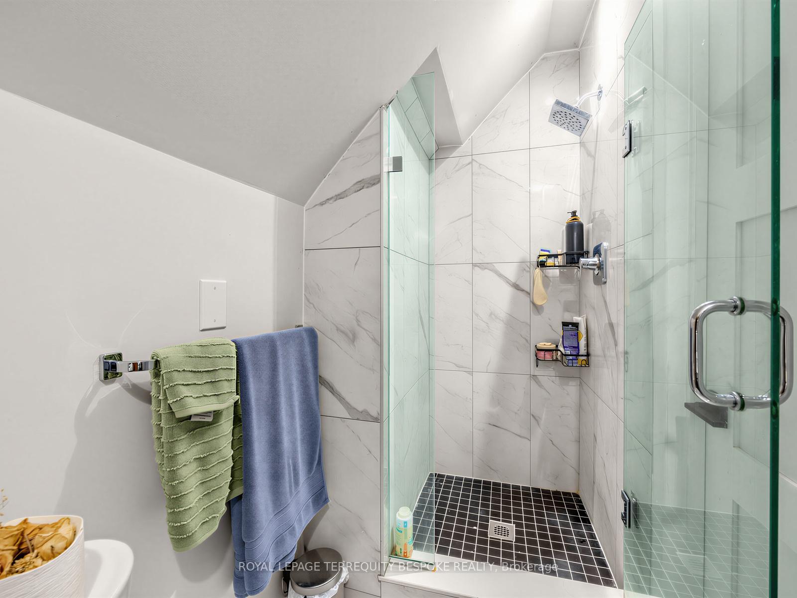 Photo 17 of 505 Parkside Drive, Toronto, High Park-Swansea — HOMEH
